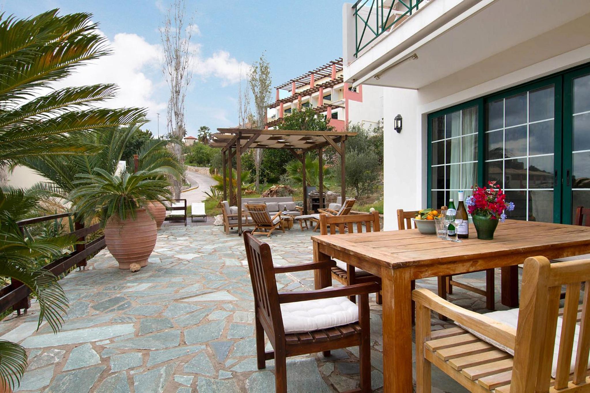 Villa Apostolata view 2