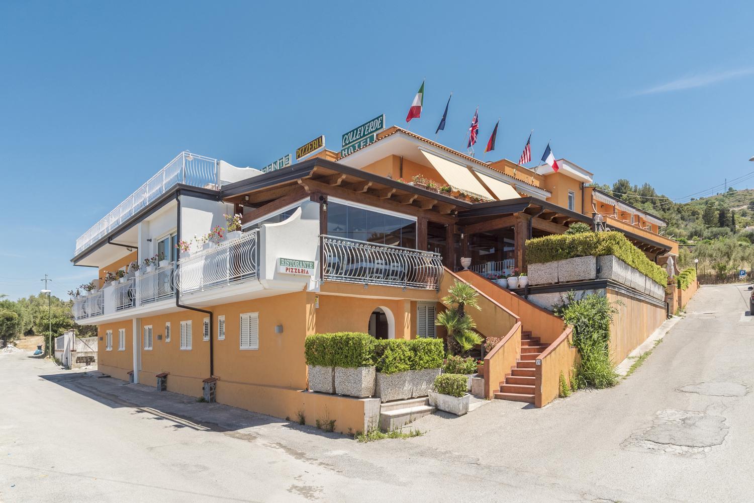 Hotel Ristorante Colleverde photo 1
