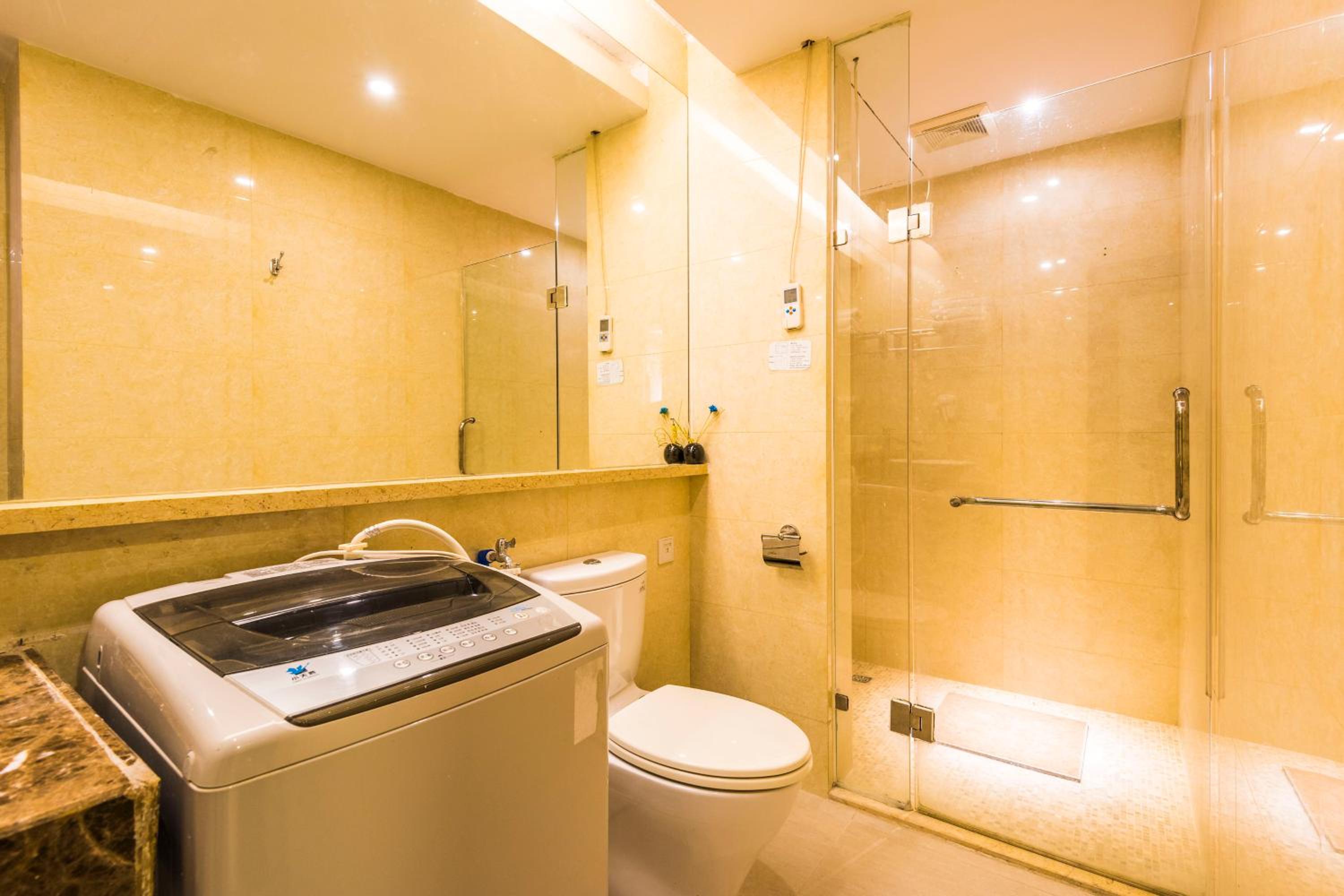 Grand Continental Apartment