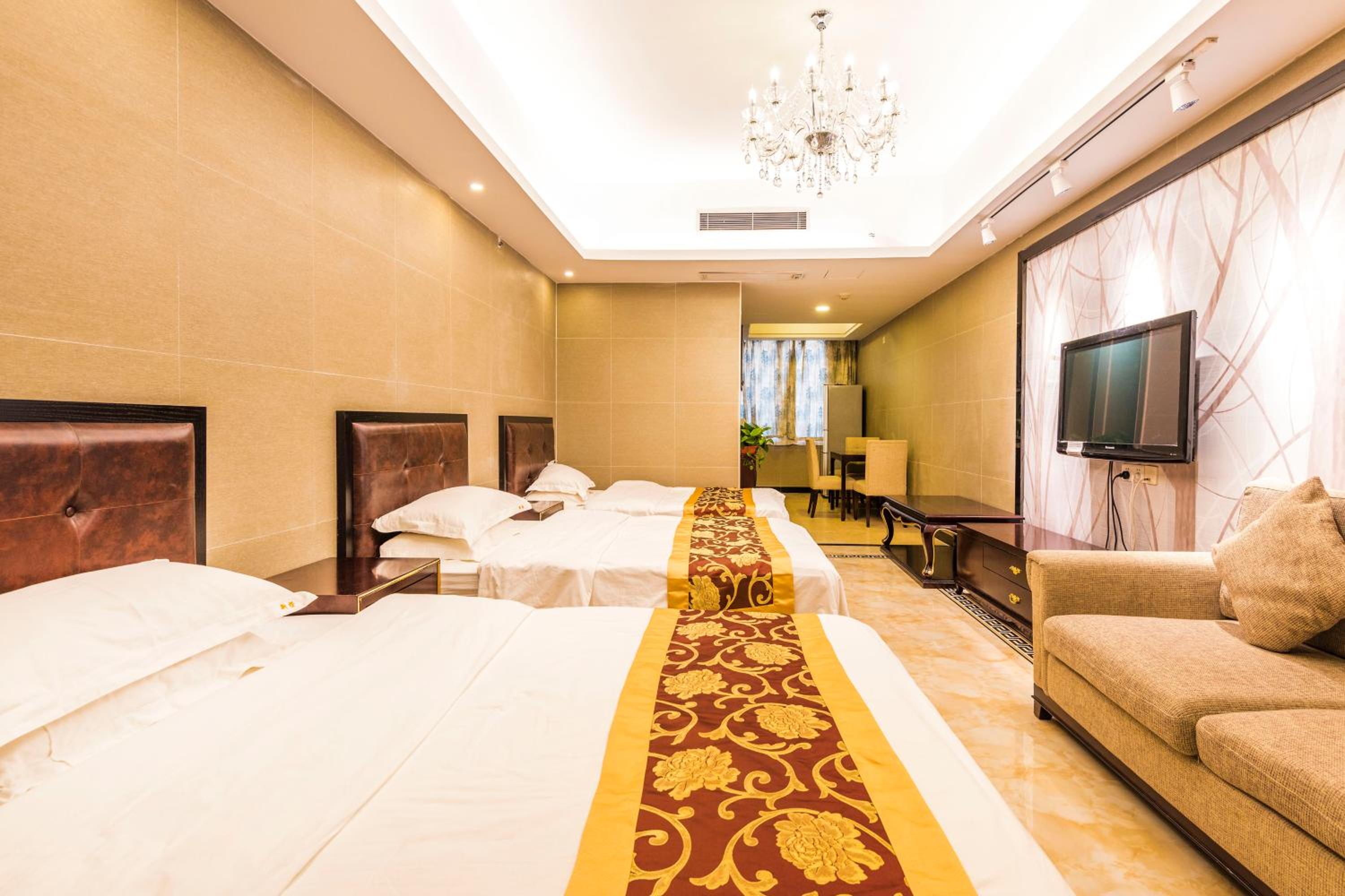 Grand Continental Apartment