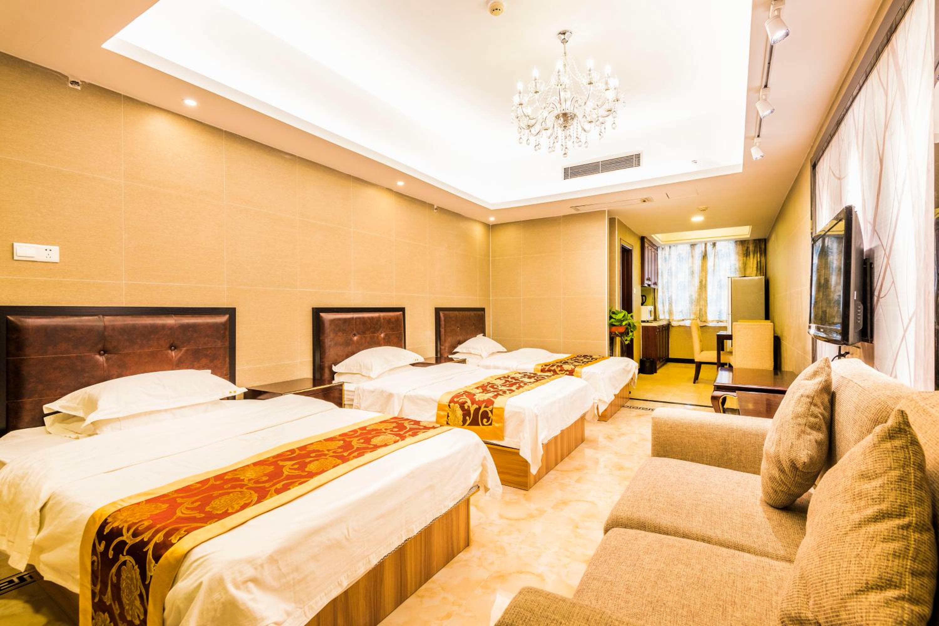 Grand Continental Apartment
