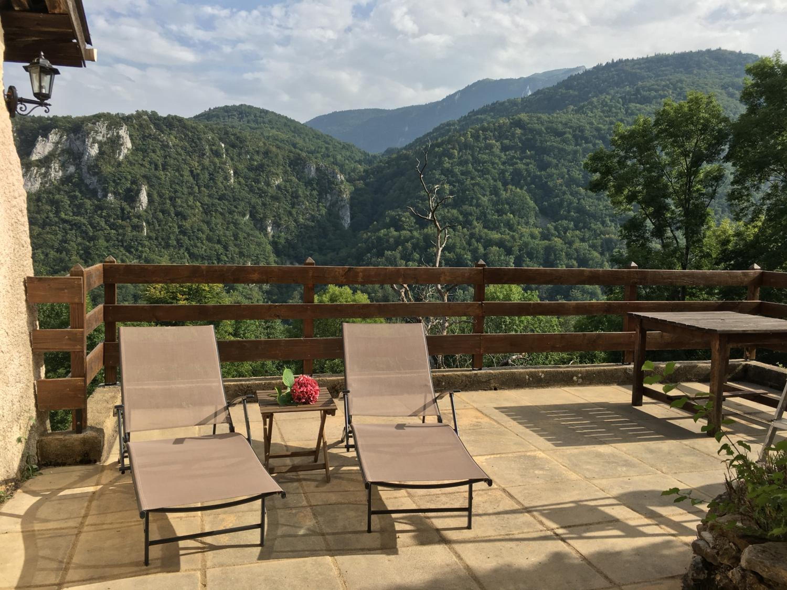 Gite de Serrelongue view 3