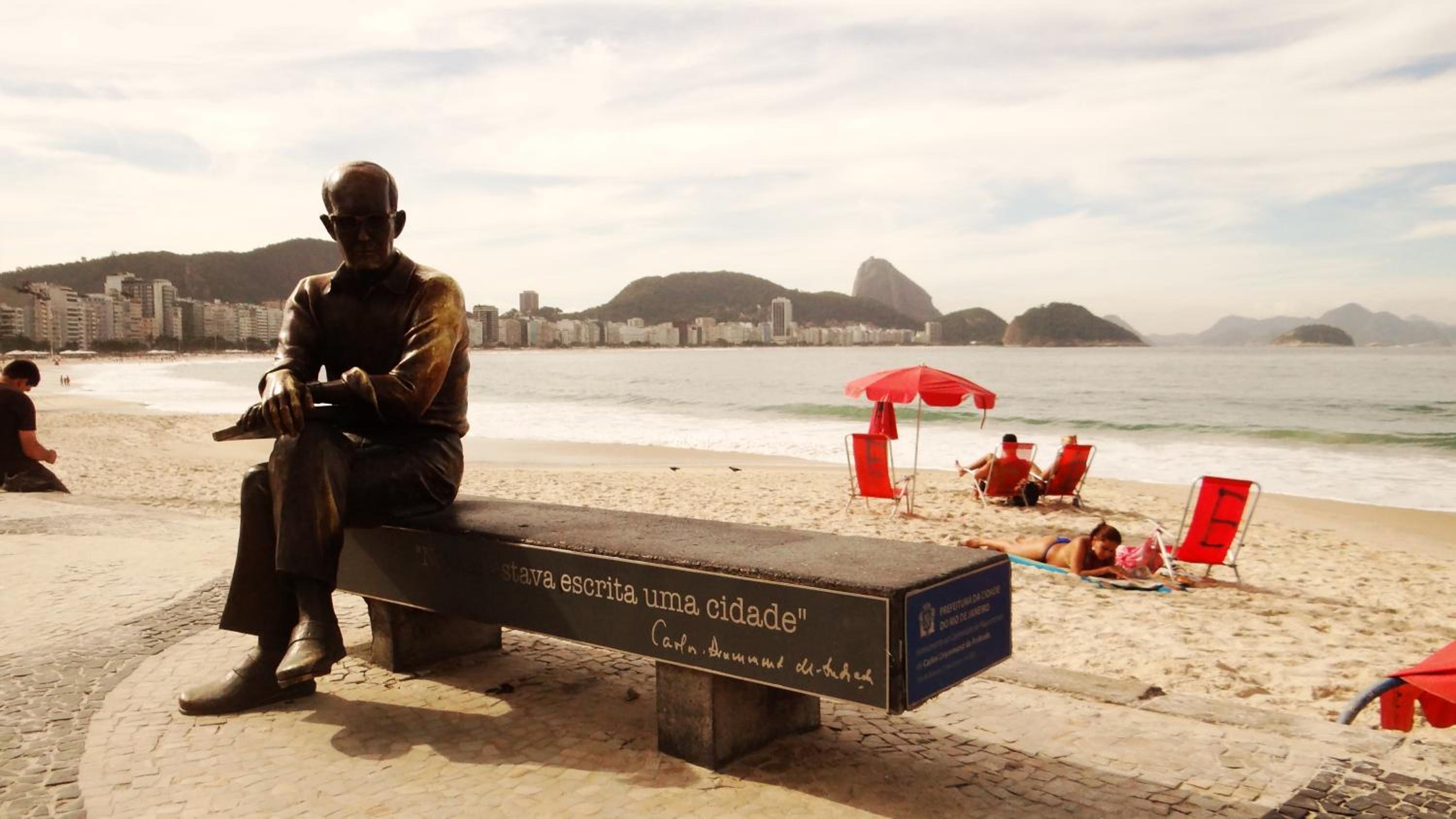 Reformadíssimo na quadra praia de Copacabana Posto 6 na melhor localização do Rio - WiFi 500Mb