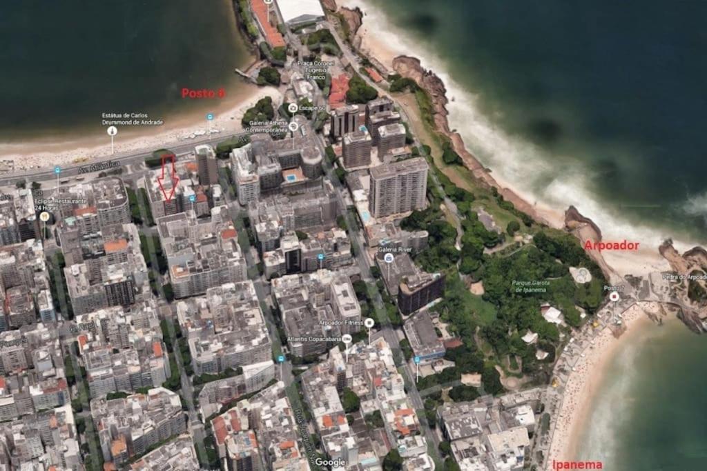 Reformadíssimo na quadra praia de Copacabana Posto 6 na melhor localização do Rio - WiFi 500Mb