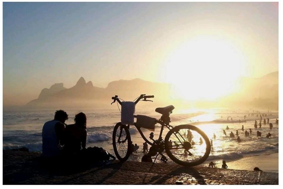 Reformadíssimo na quadra praia de Copacabana Posto 6 na melhor localização do Rio - WiFi 500Mb