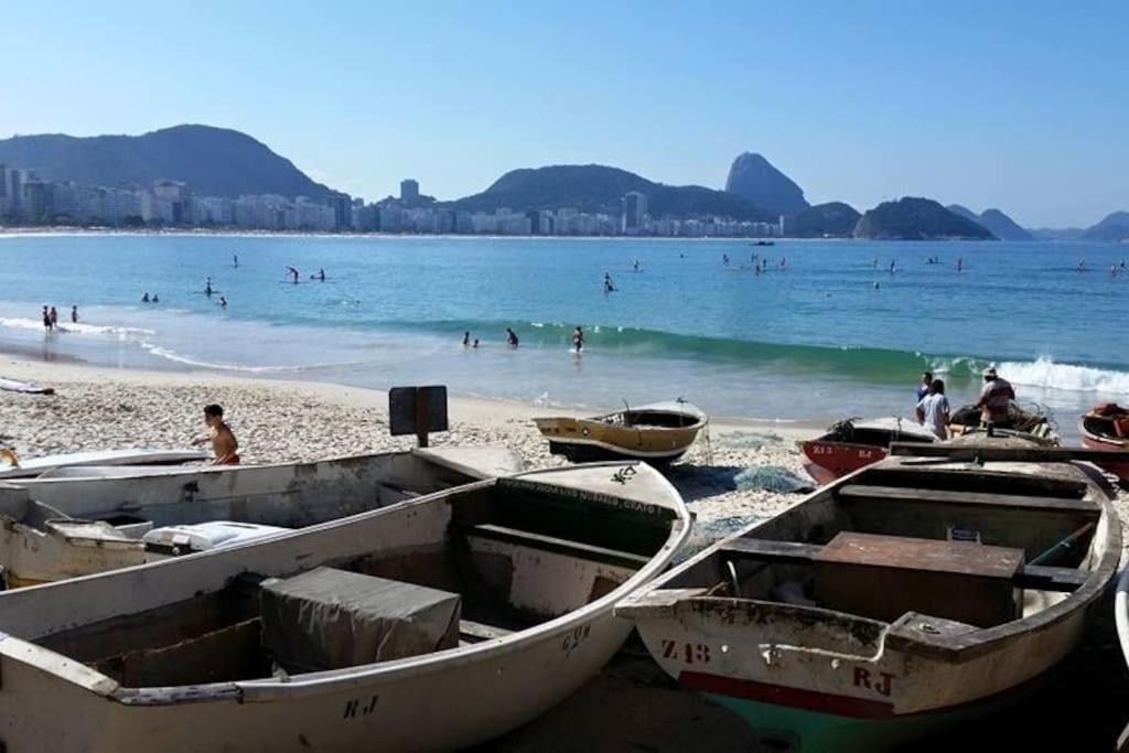 Reformadíssimo na quadra praia de Copacabana Posto 6 na melhor localização do Rio - WiFi 500Mb