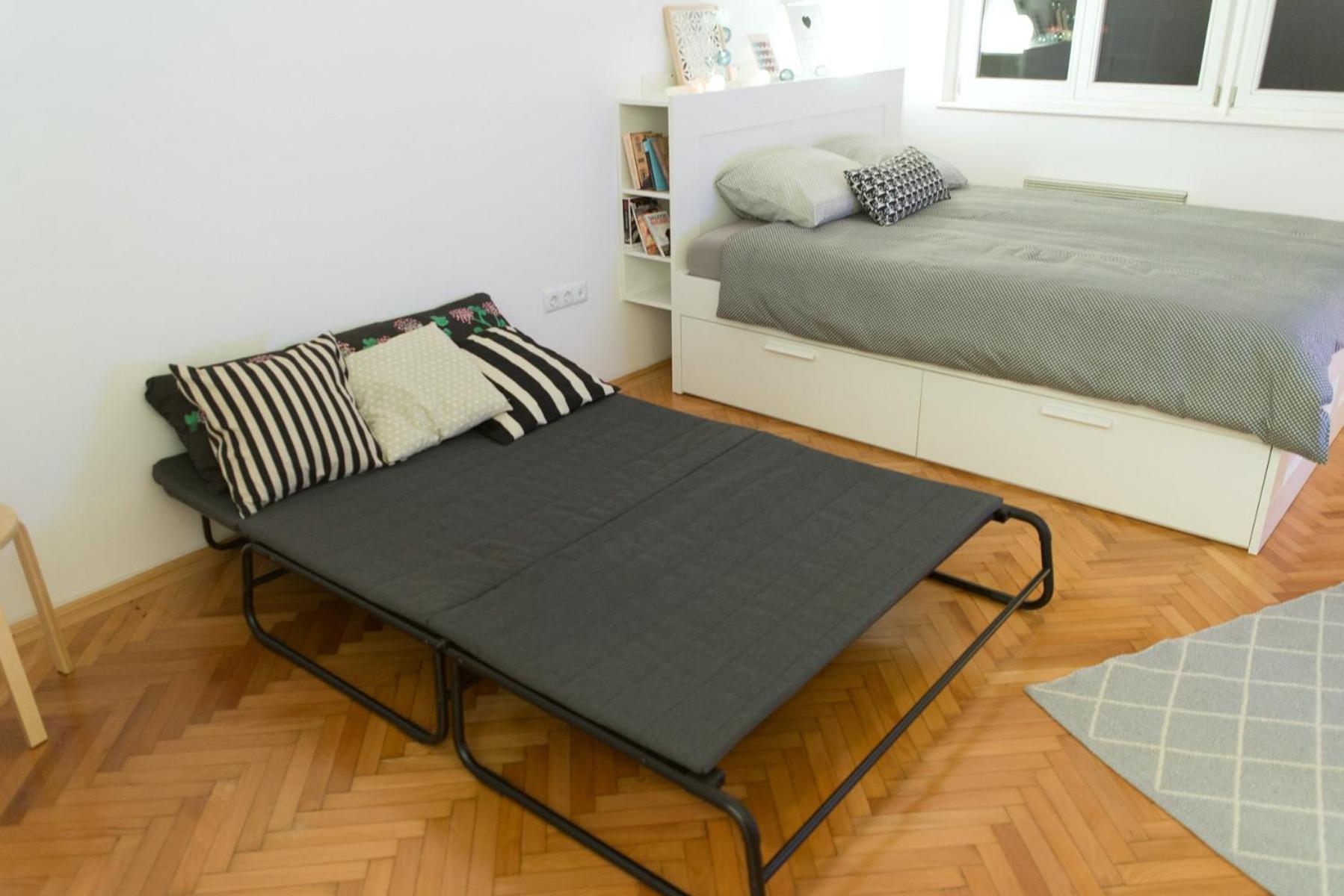 Bright & Stylish Studio Home, superbly located