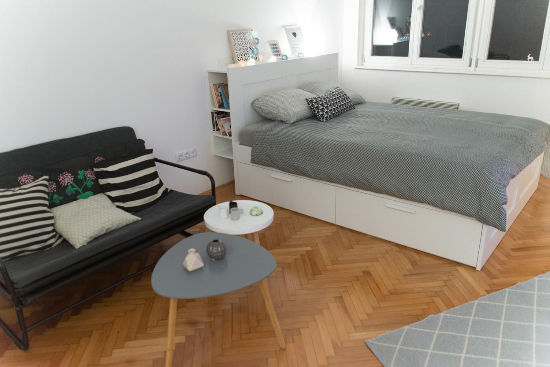 Bright & Stylish Studio Home, superbly located