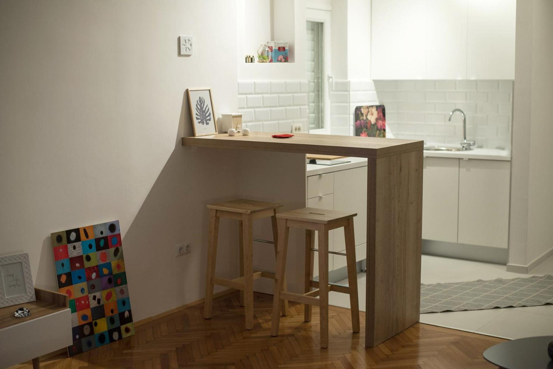Bright & Stylish Studio Home, superbly located