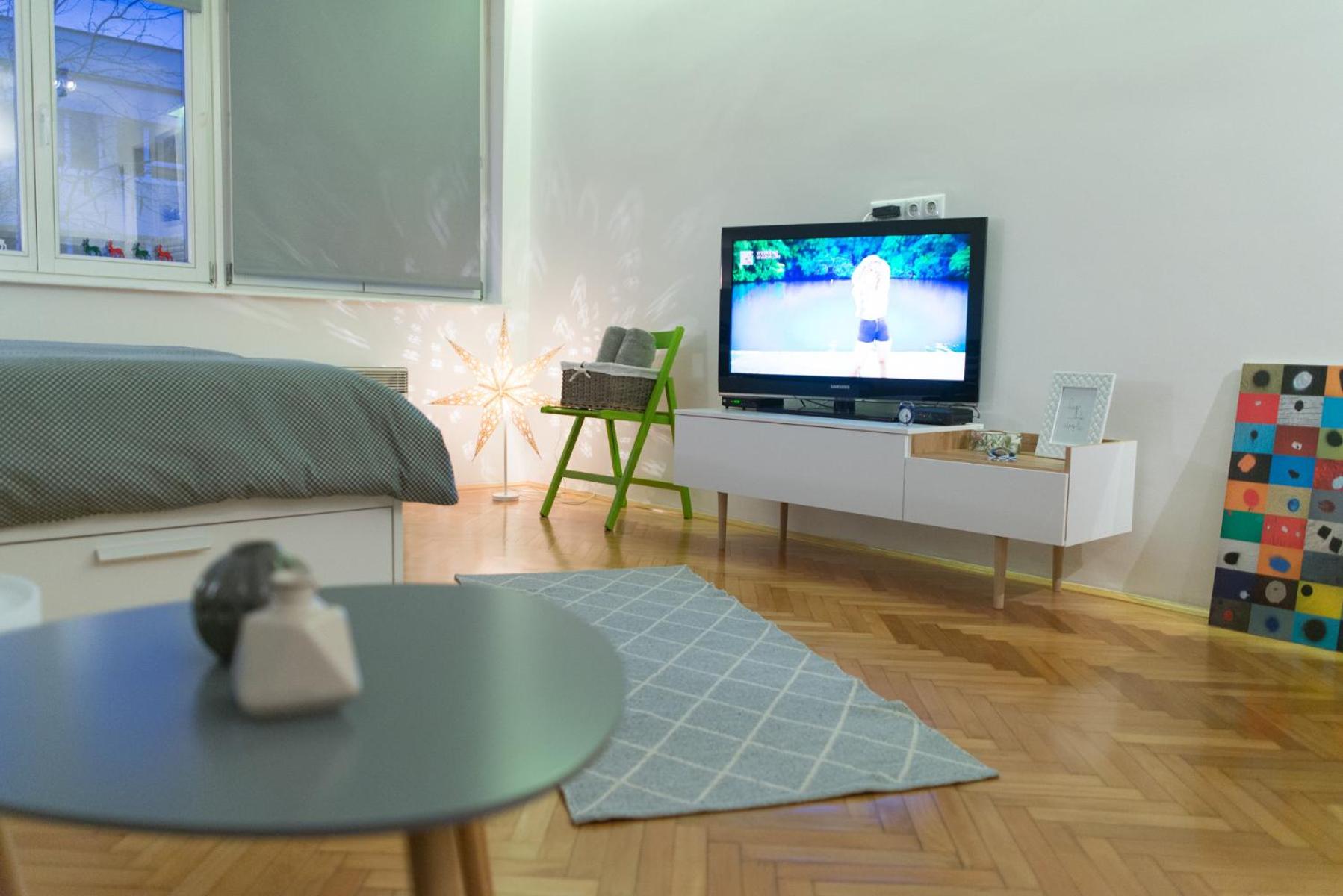 Bright & Stylish Studio Home, superbly located