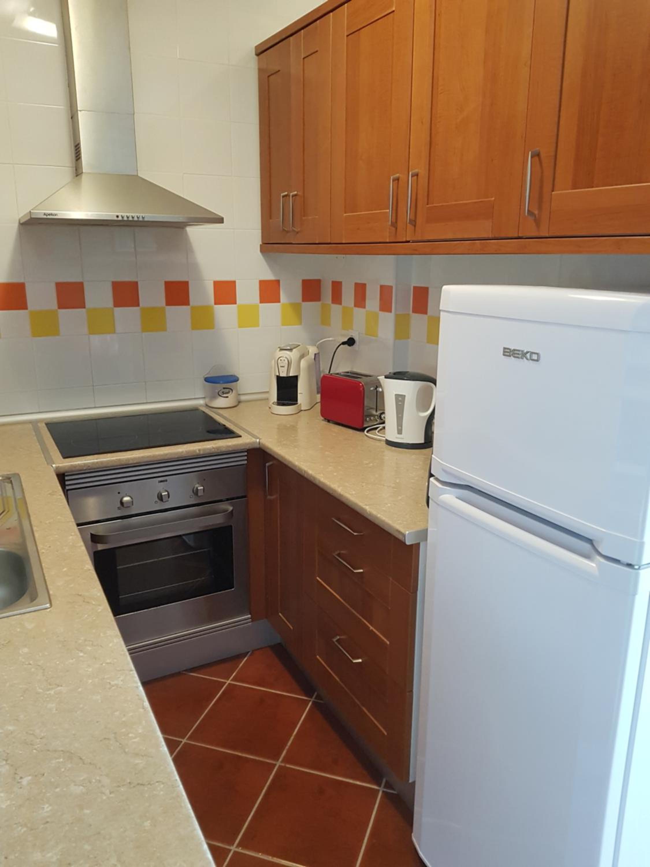 SUN & SURF en Aljezur — kitchen