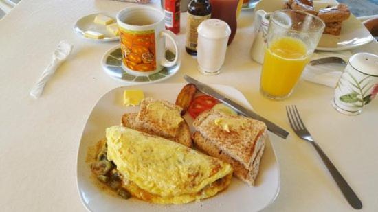 Pamposh Guest House GK II Market