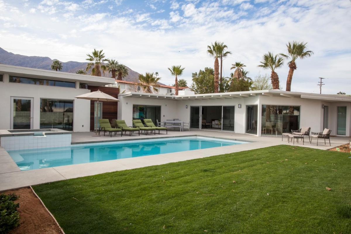 Villa Annika - Beautiful Villa with Large Pool and Spa view 2