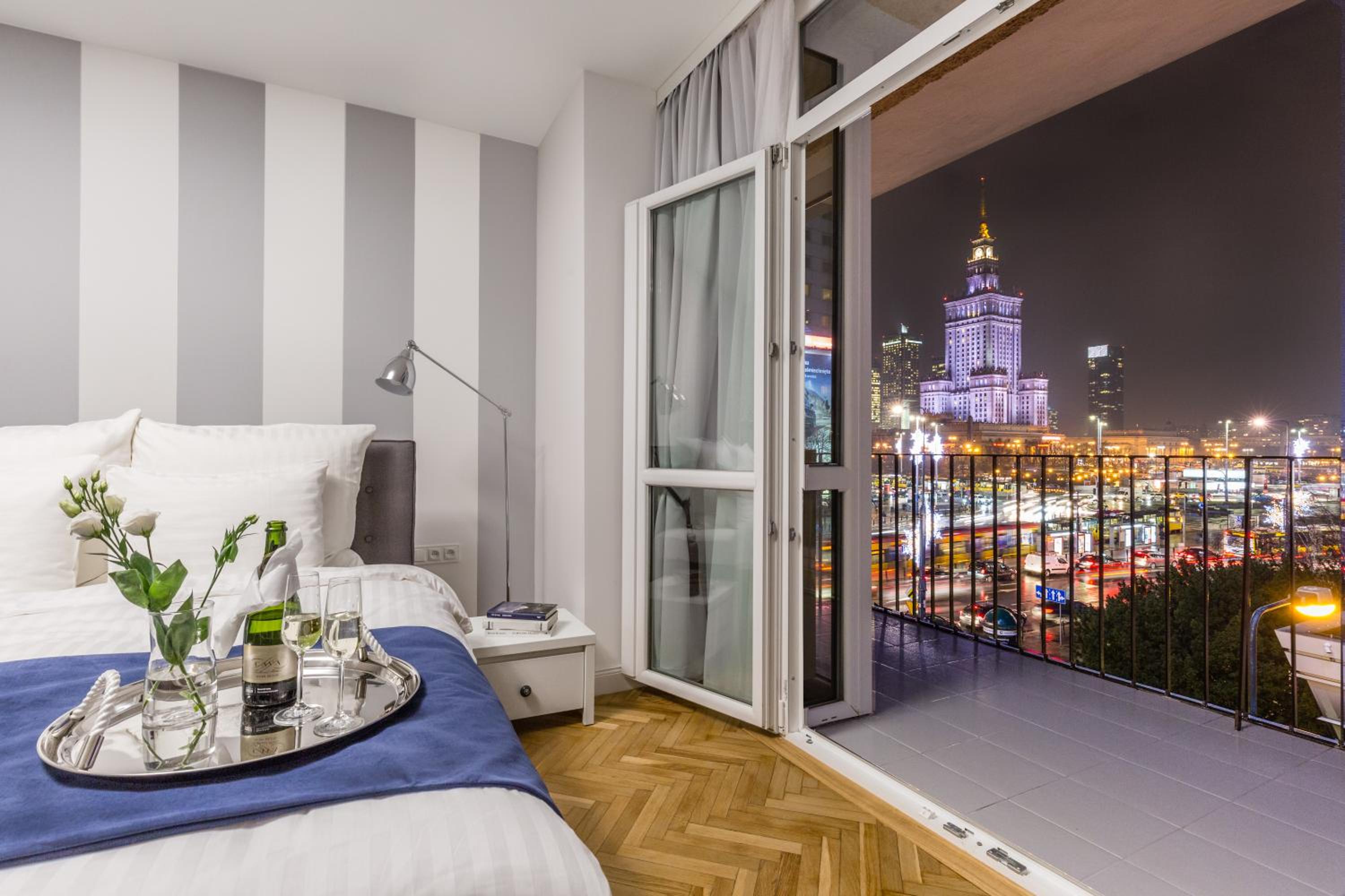GLAM APARTMENTS city center view 2
