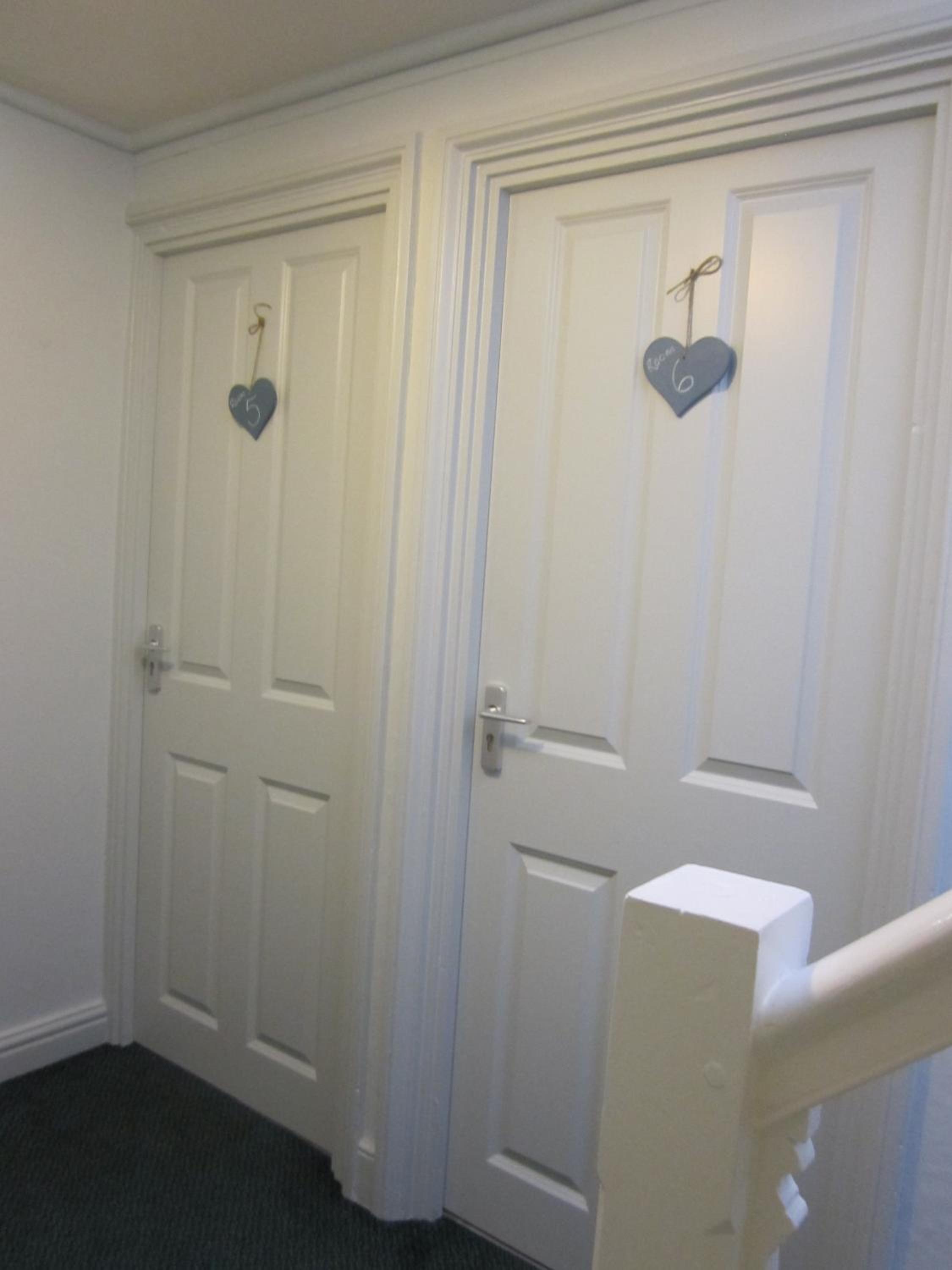 Rooms at the Apple Pie