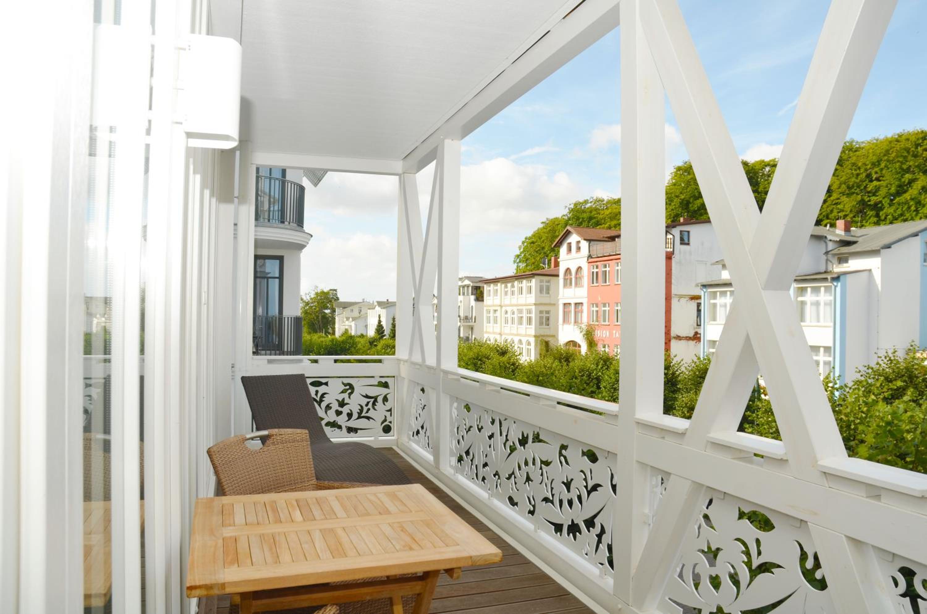 Villa Johanna in Sellin - WG 12 mit Kamin und zwei Balkonen view 3