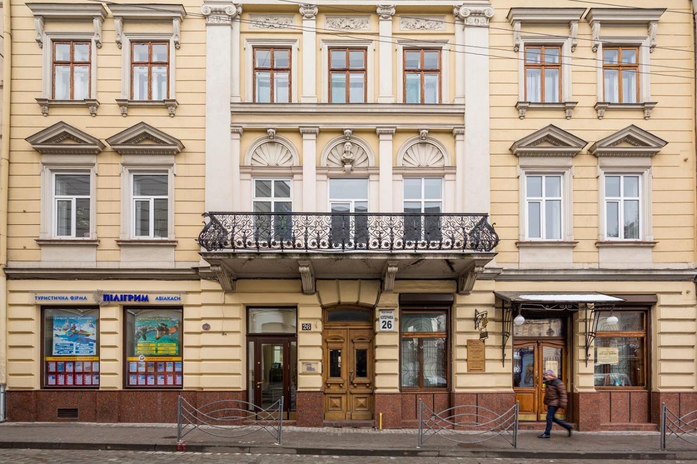 Квартира в центрі подобово на вулиці Коперника 26 біля Палацу Мистецтв view 4