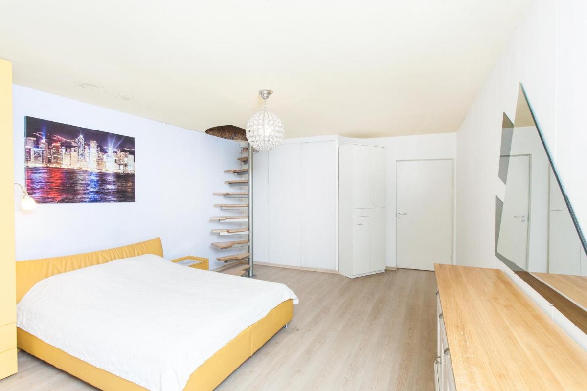 Apartment with jacuzzi in Old Town view 4