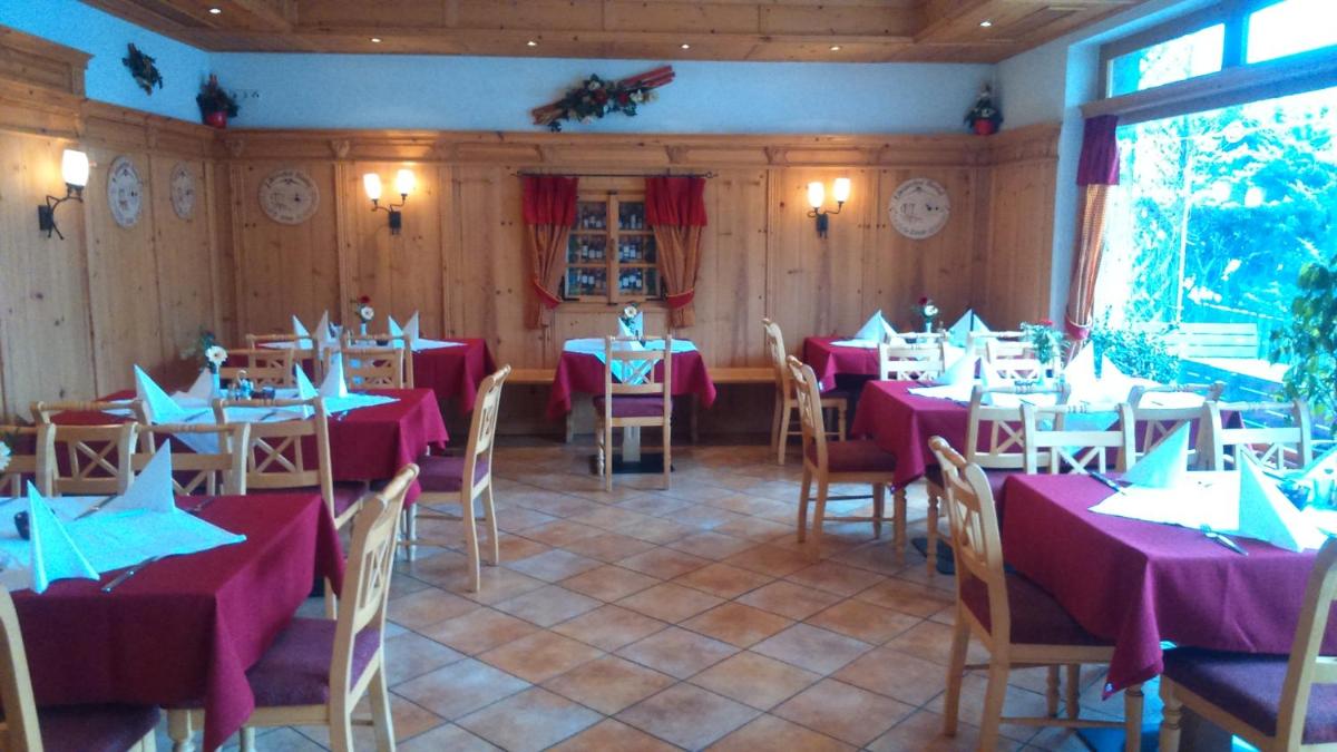 restaurant
