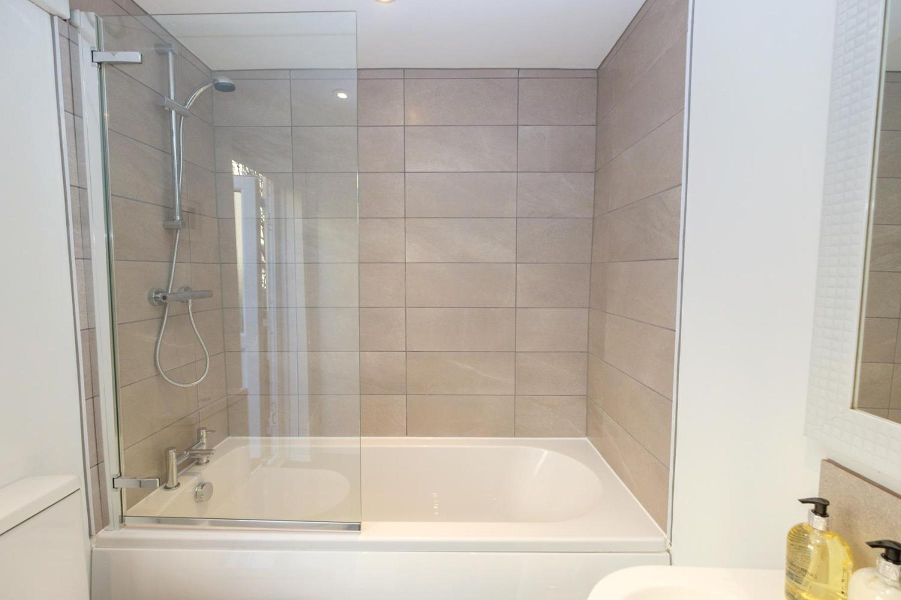 Central Garden Apartment view 4