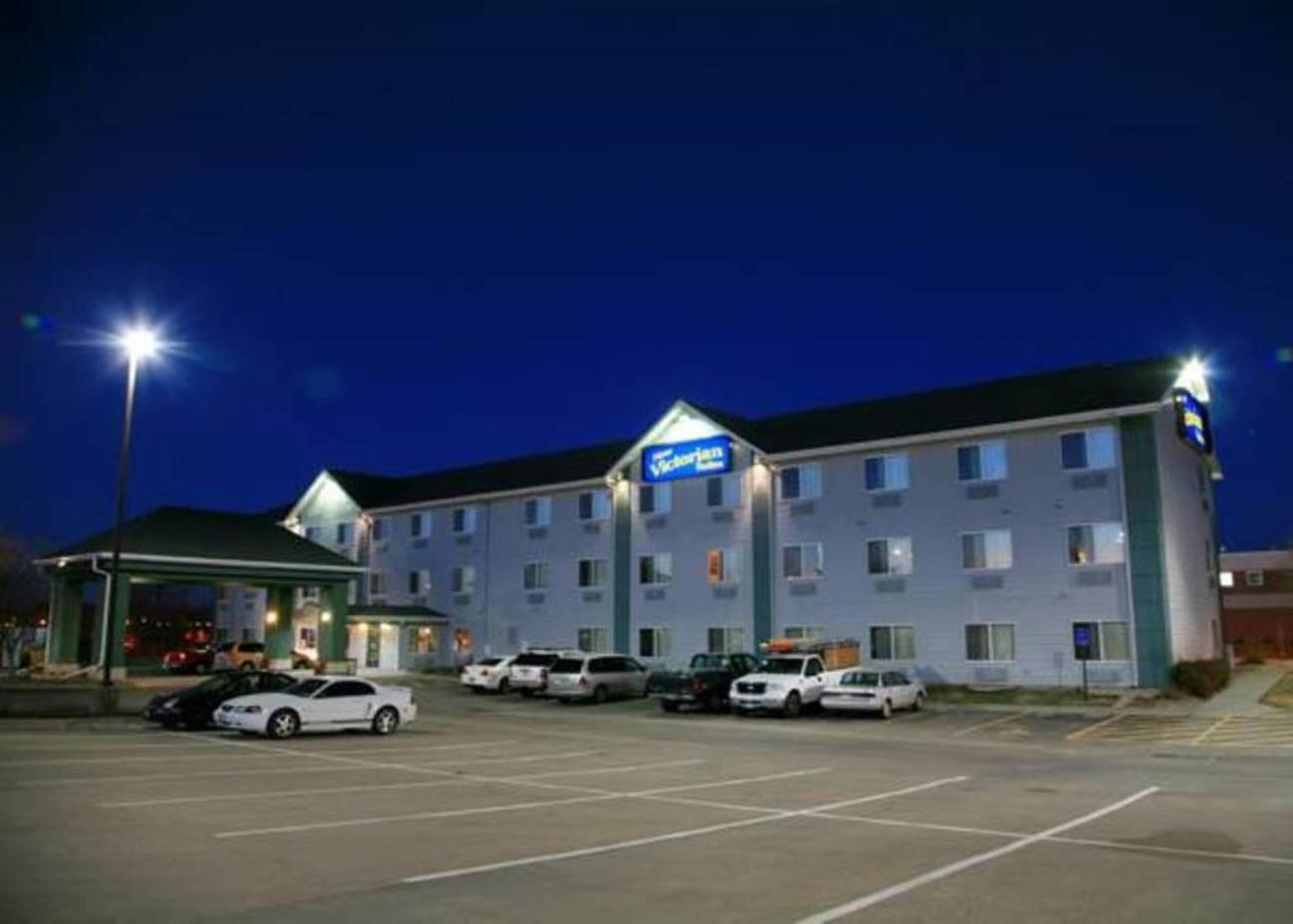 Hotel New Victorian Inn & Suites Lincoln - Image 1