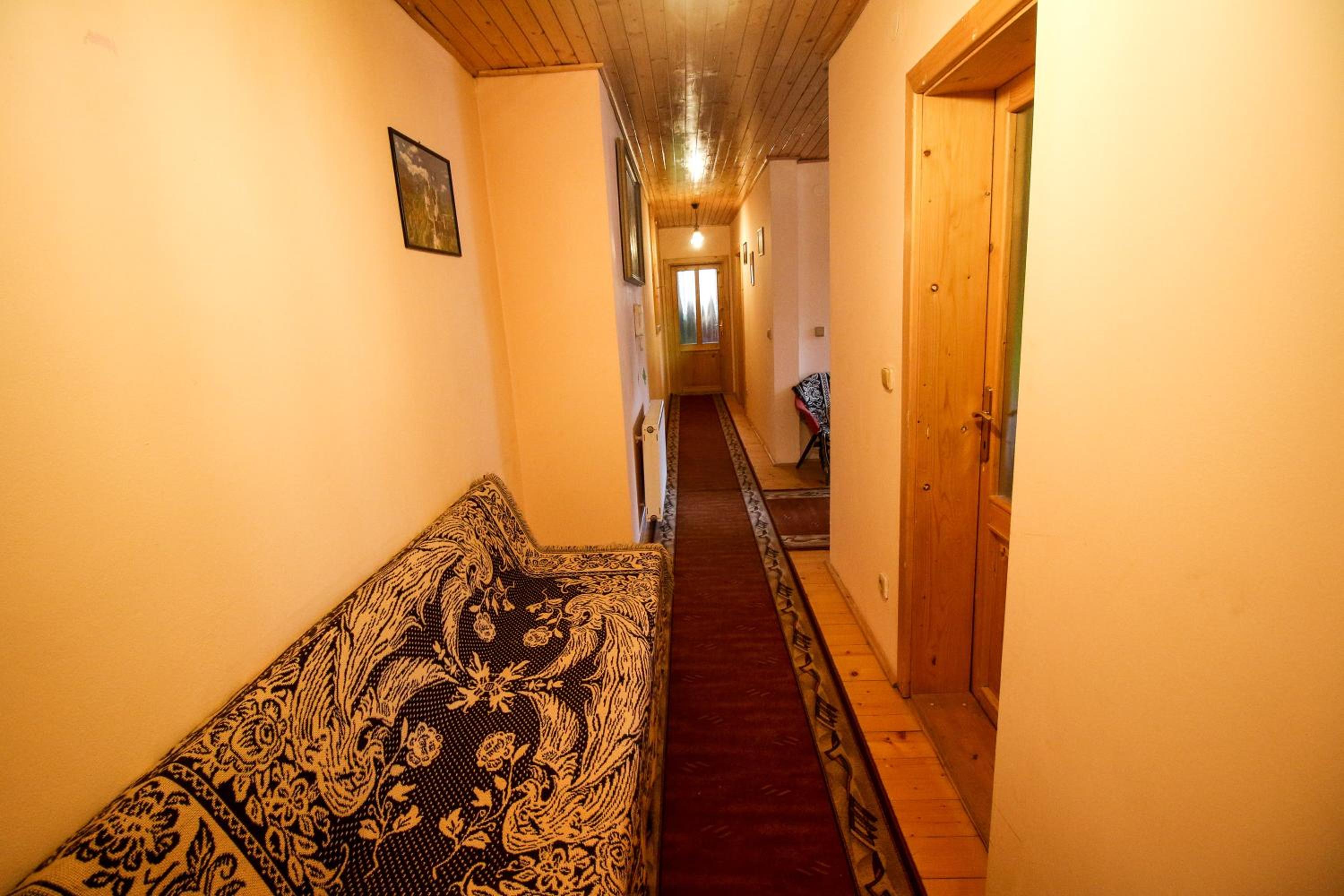 Photo 33