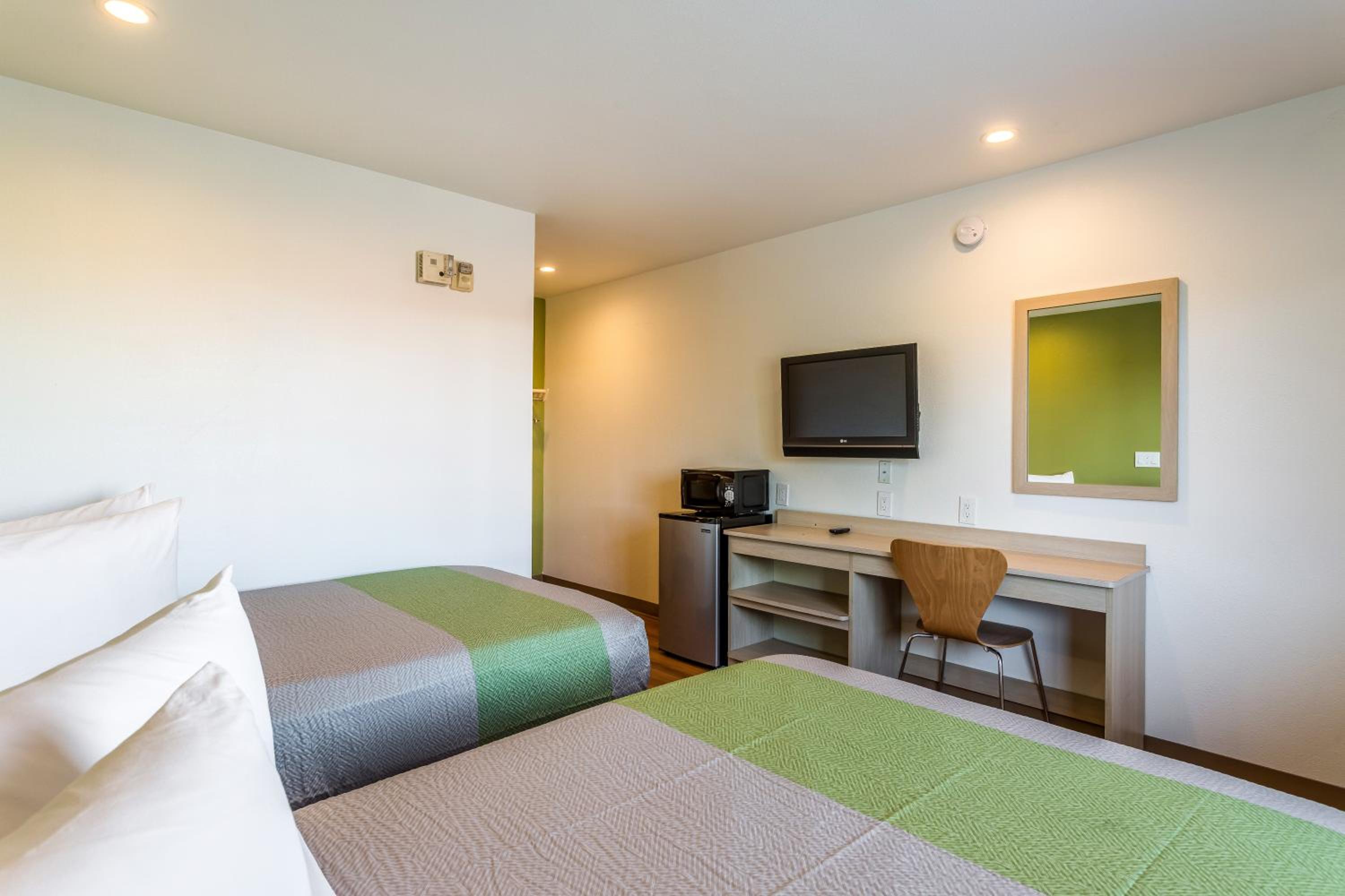 Motel 6-Needles, CA