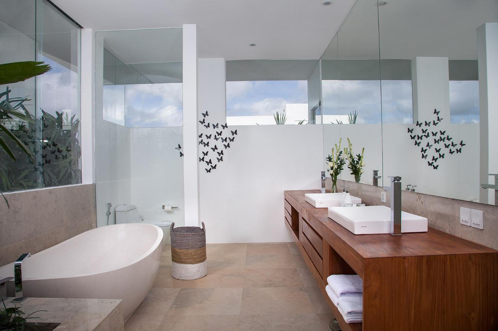 Luxury 5BR Canggu Villa with Private Pool, Rice Fields View & Beach Nearby - The Palm House