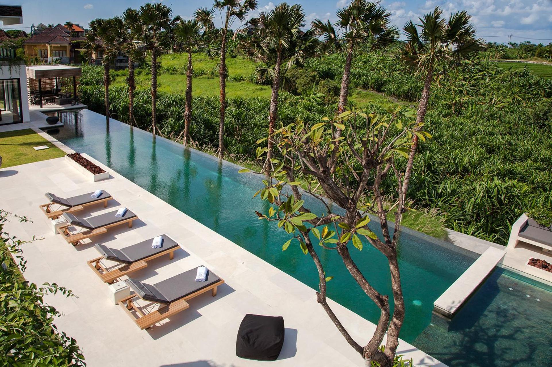 Luxury 5BR Canggu Villa with Private Pool, Rice Fields View & Beach Nearby - The Palm House