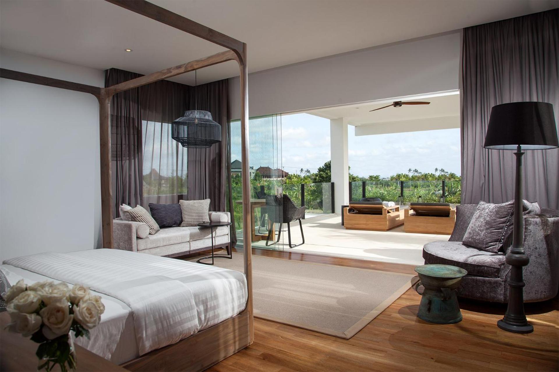 Luxury 5BR Canggu Villa with Private Pool, Rice Fields View & Beach Nearby - The Palm House