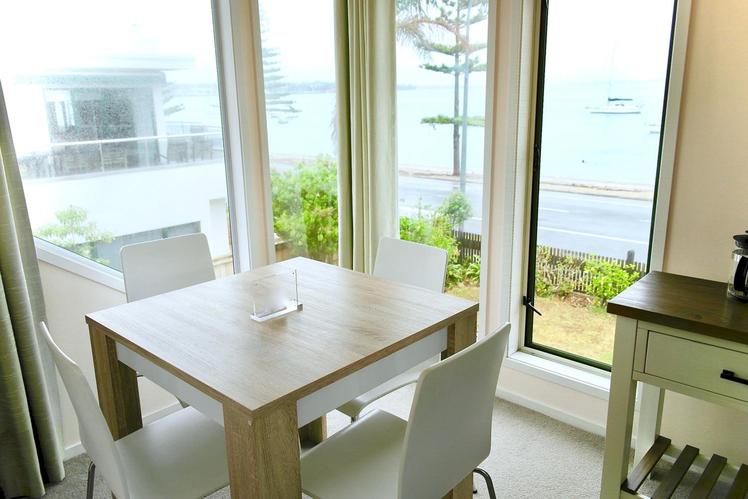 Bucklands Beach Waterfront Motel view 5