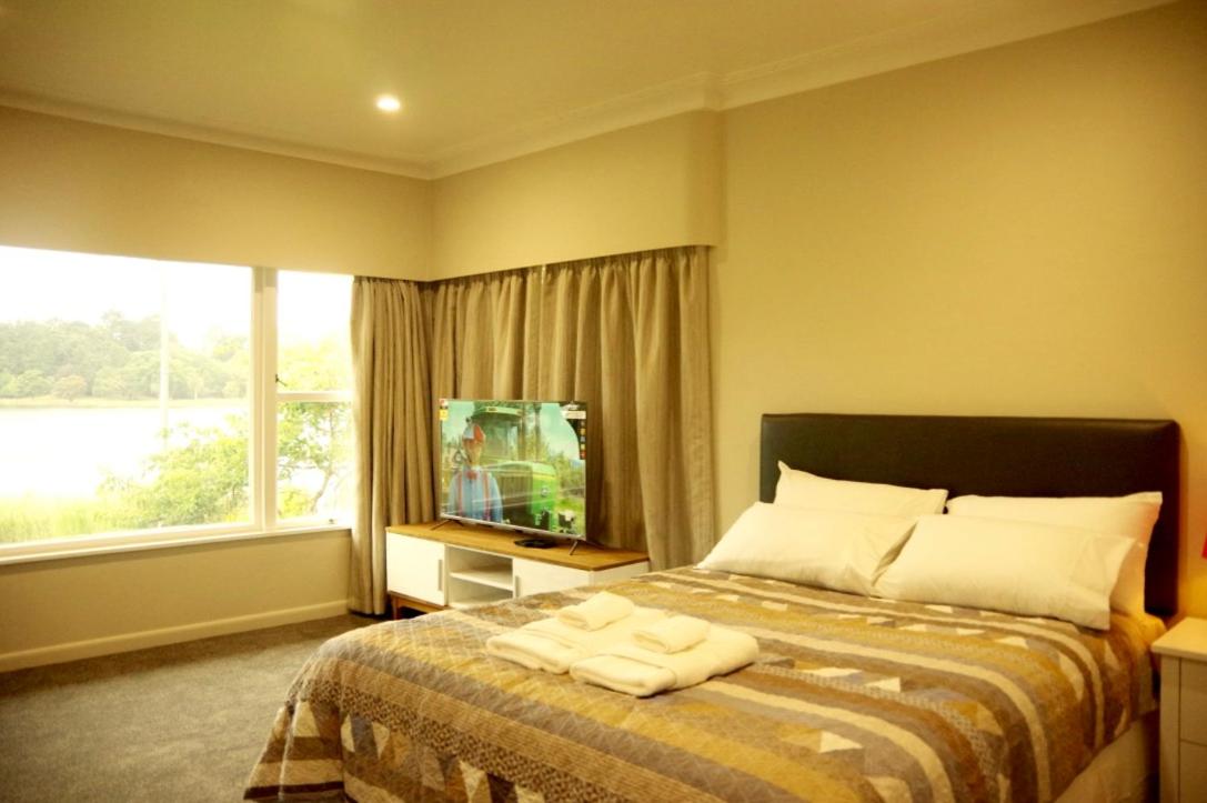 Lake Domain Boarding Holiday House view 5