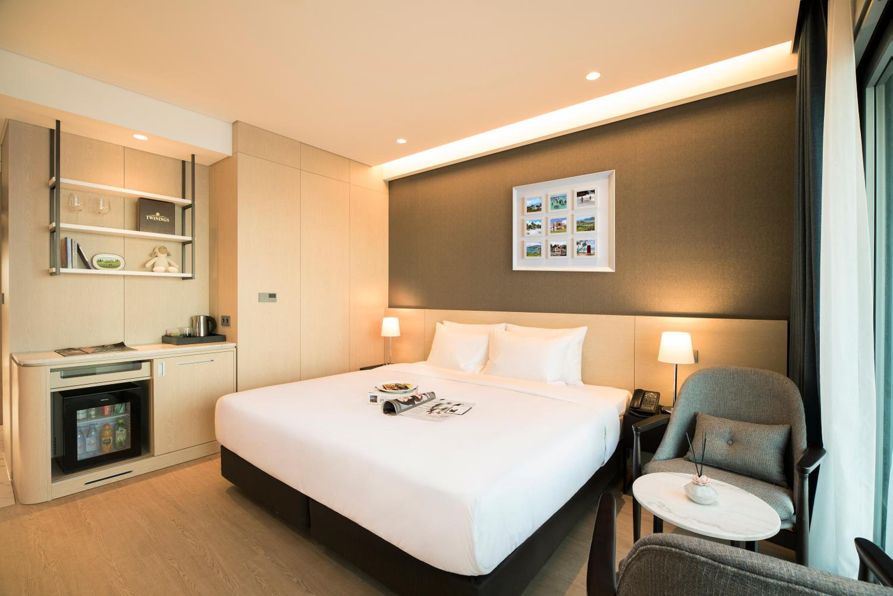 St. John's Hotel 27