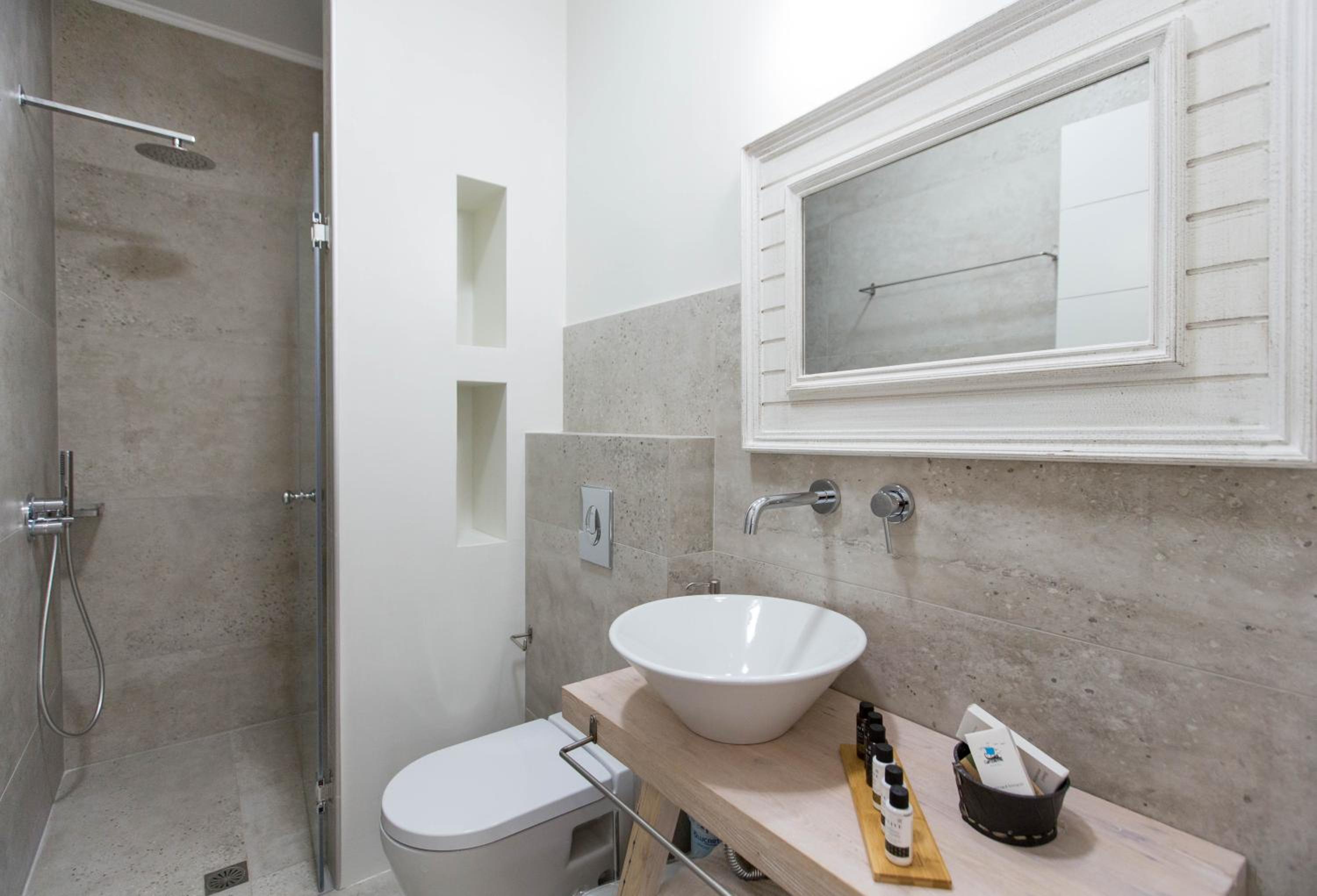 Amymone Suites