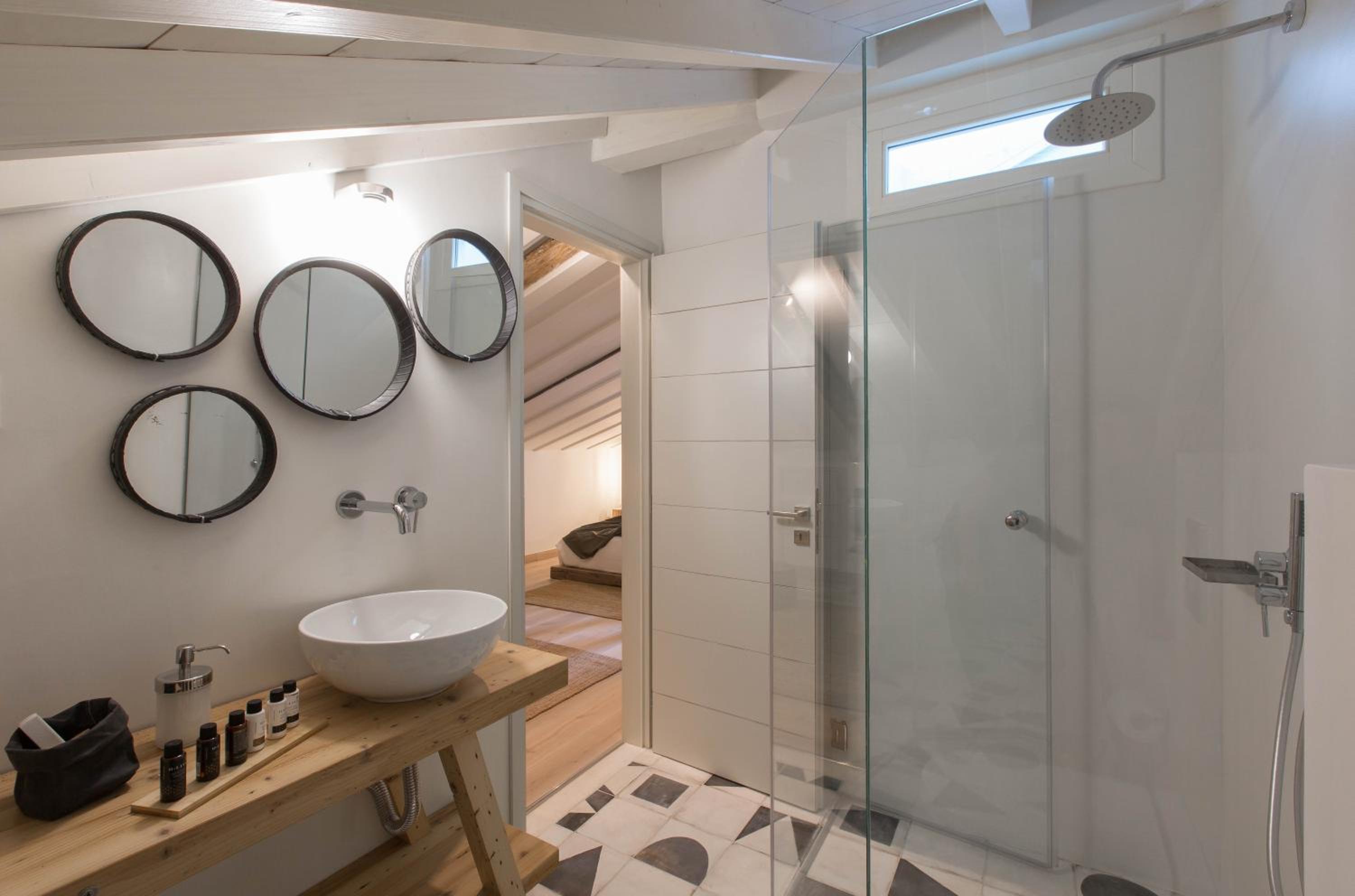 Amymone Suites