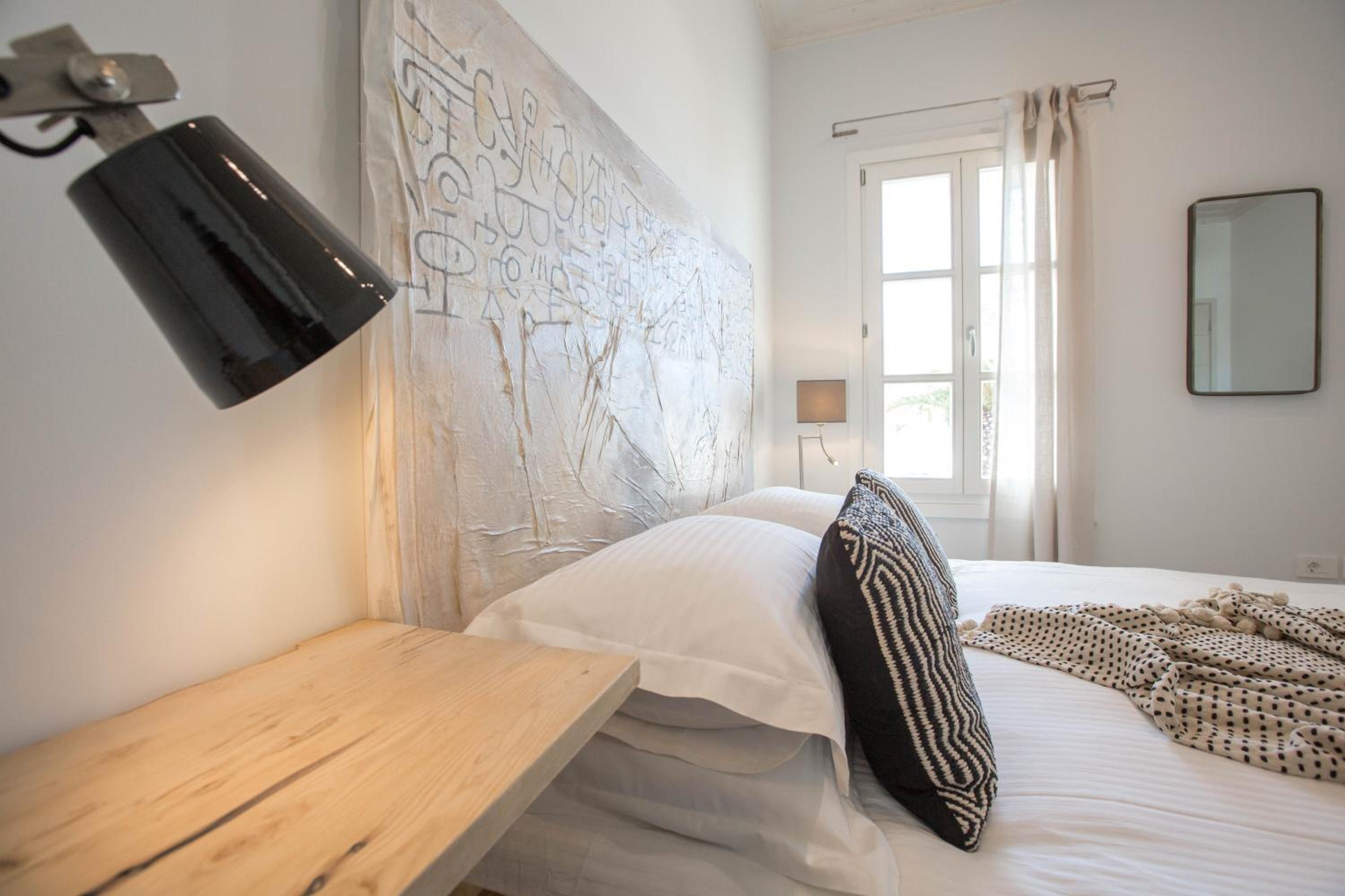 Amymone Suites