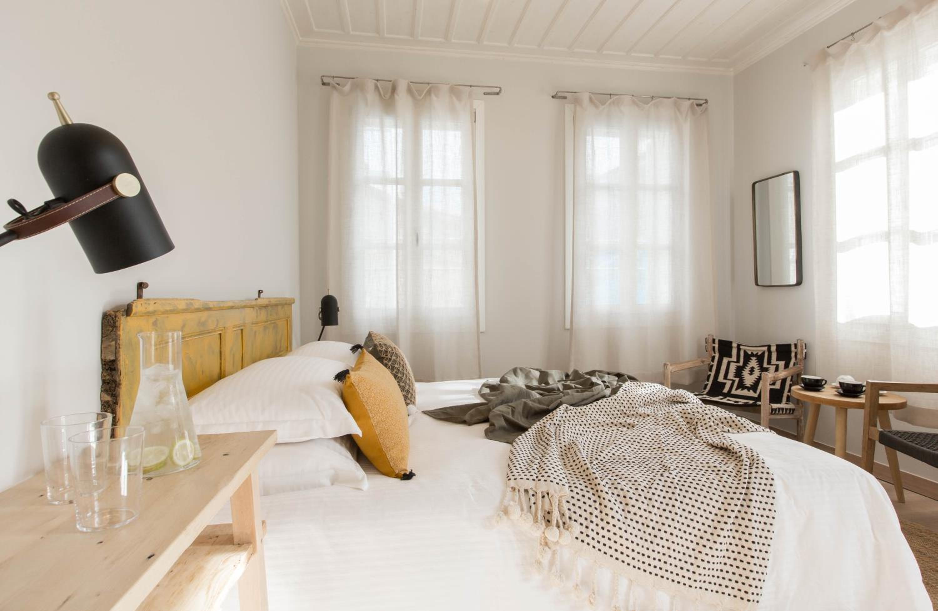 Amymone Suites