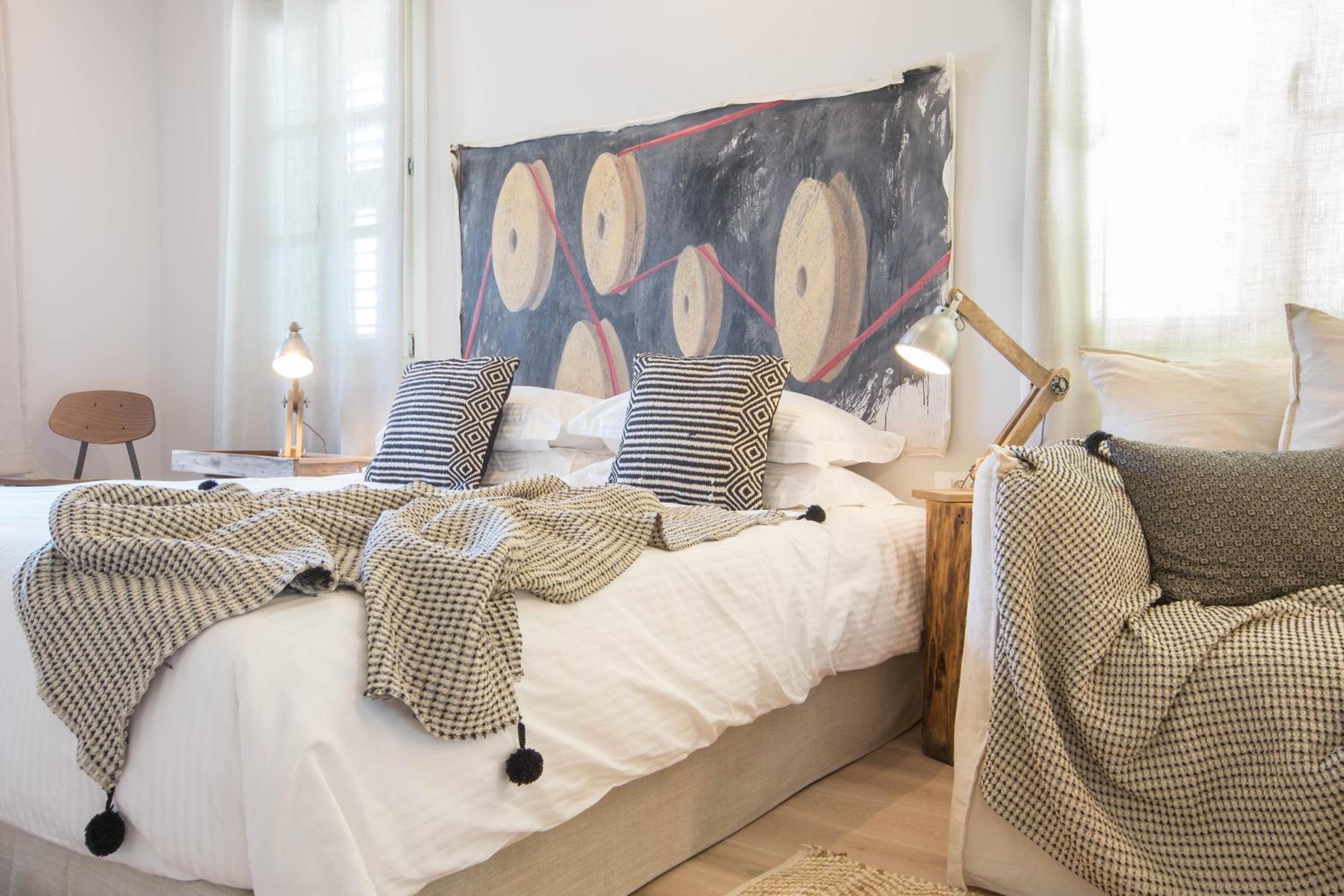 Amymone Suites