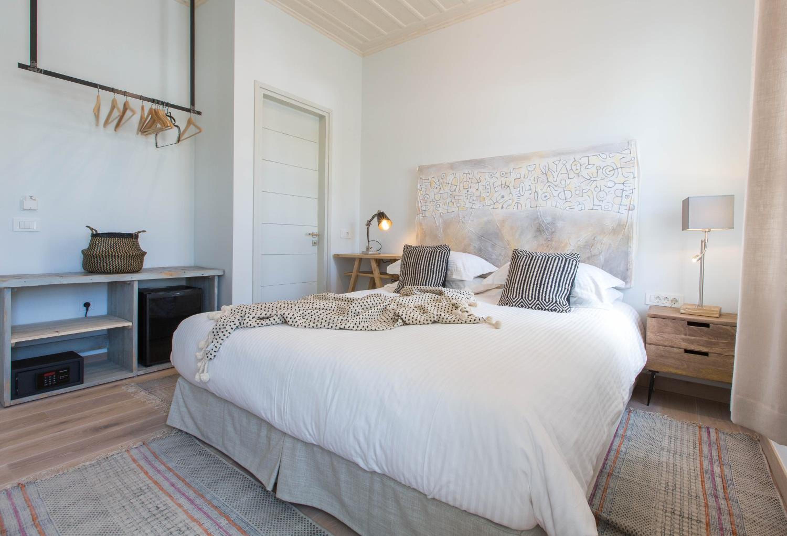 Amymone Suites