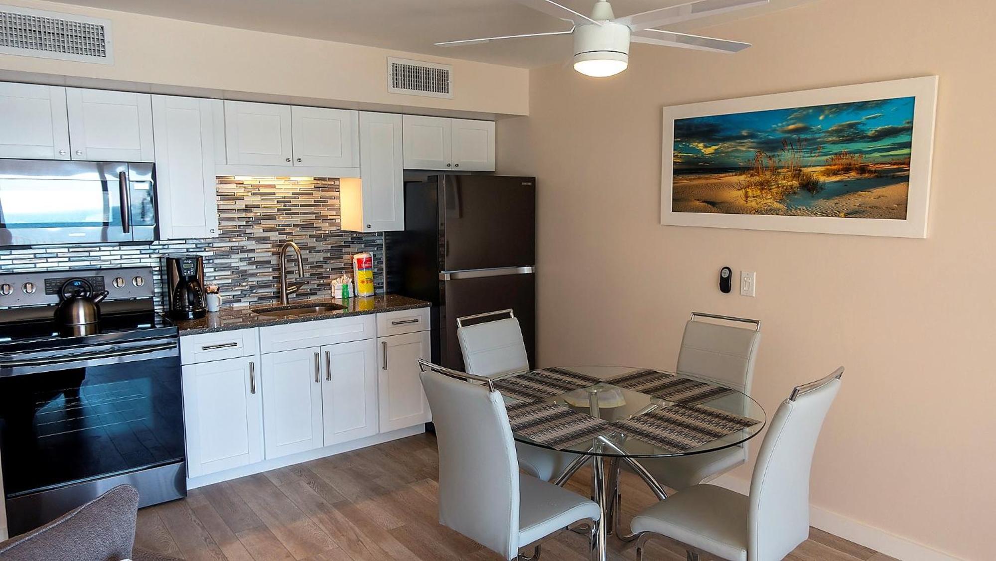 Gulf and beach view apartment 403 view 4