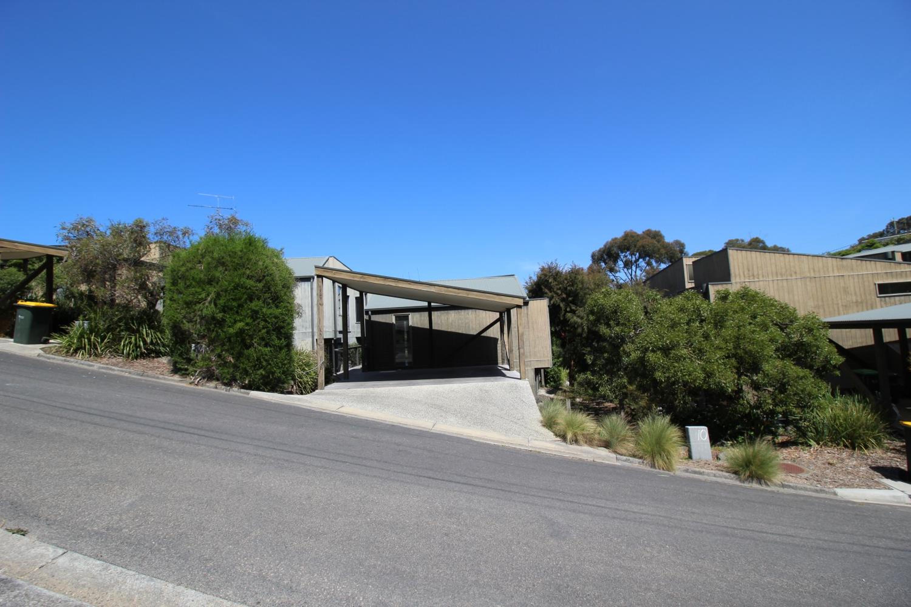 Lorne Holiday House