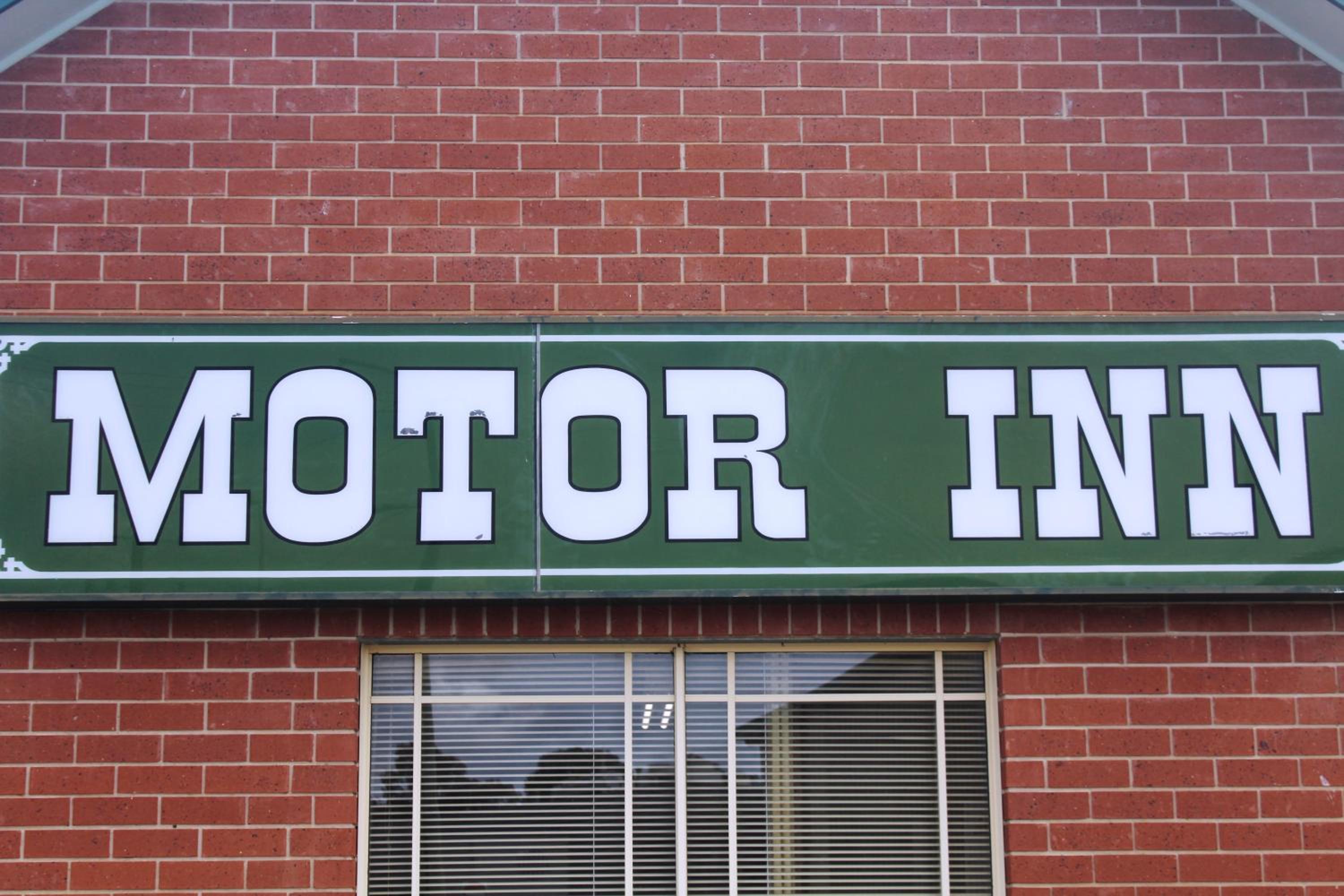 Young Federation Motor Inn and Services Club