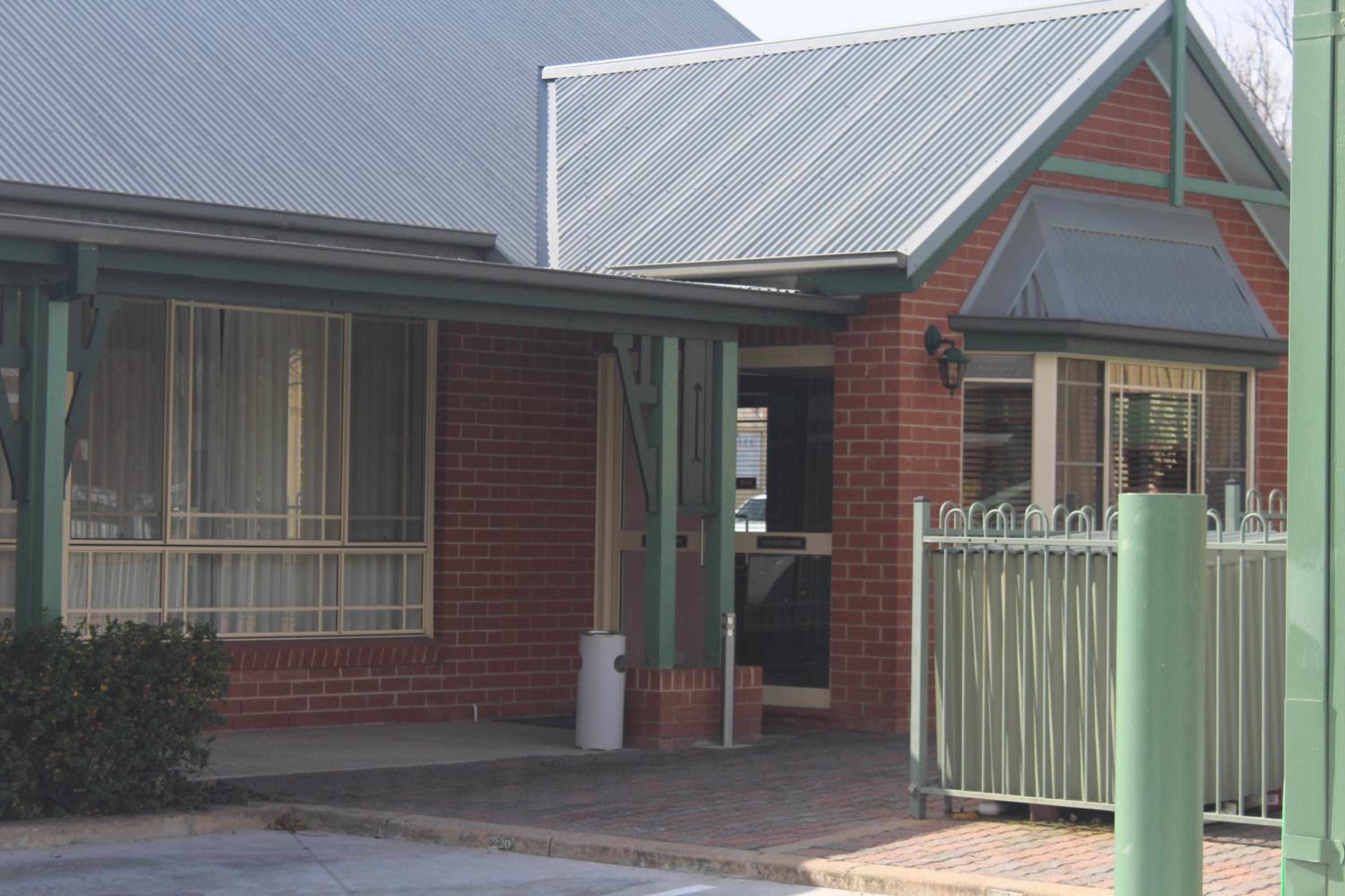 Young Federation Motor Inn and Services Club