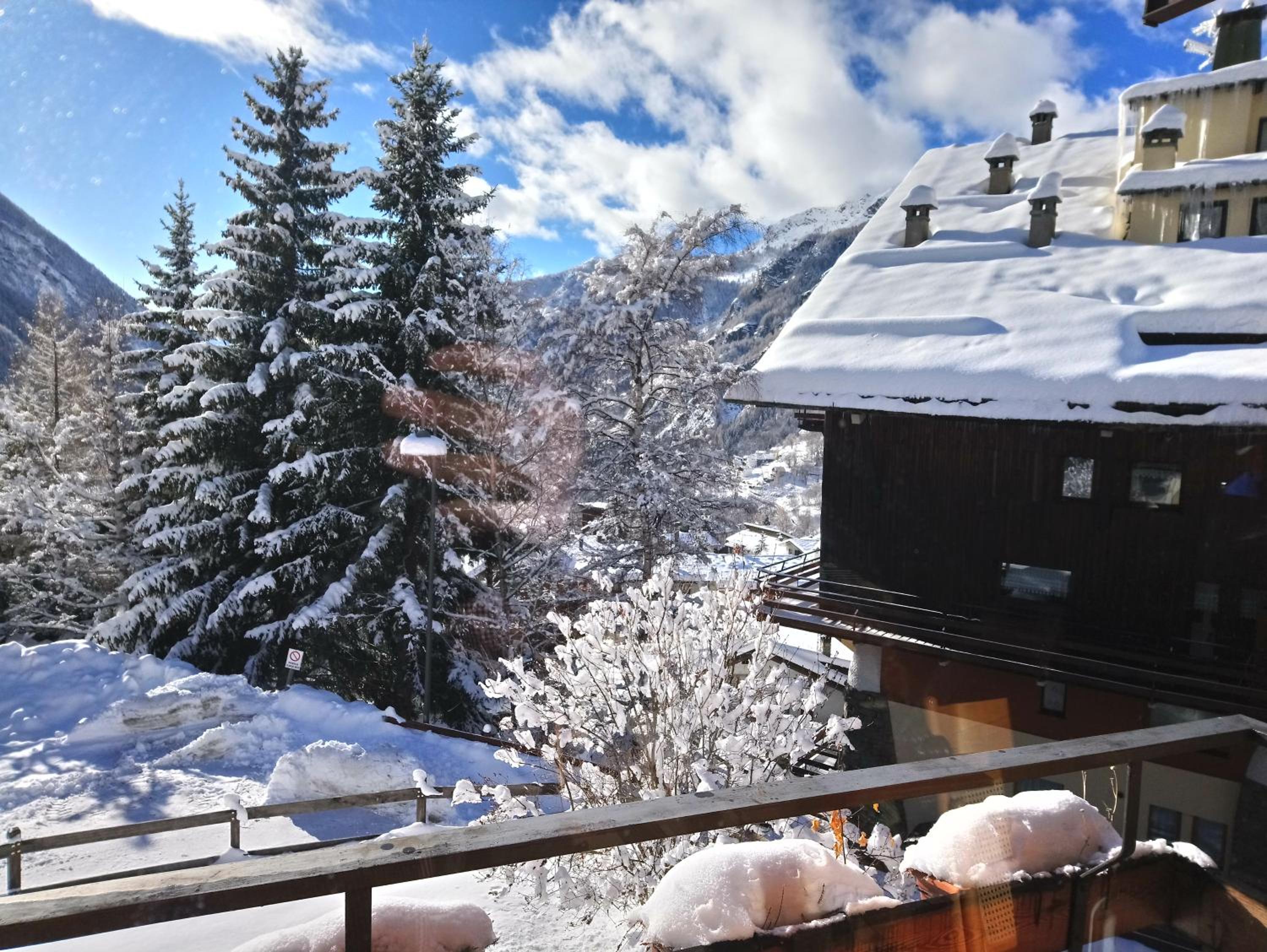 Cervinia-Valt Sport & Relax House view 3