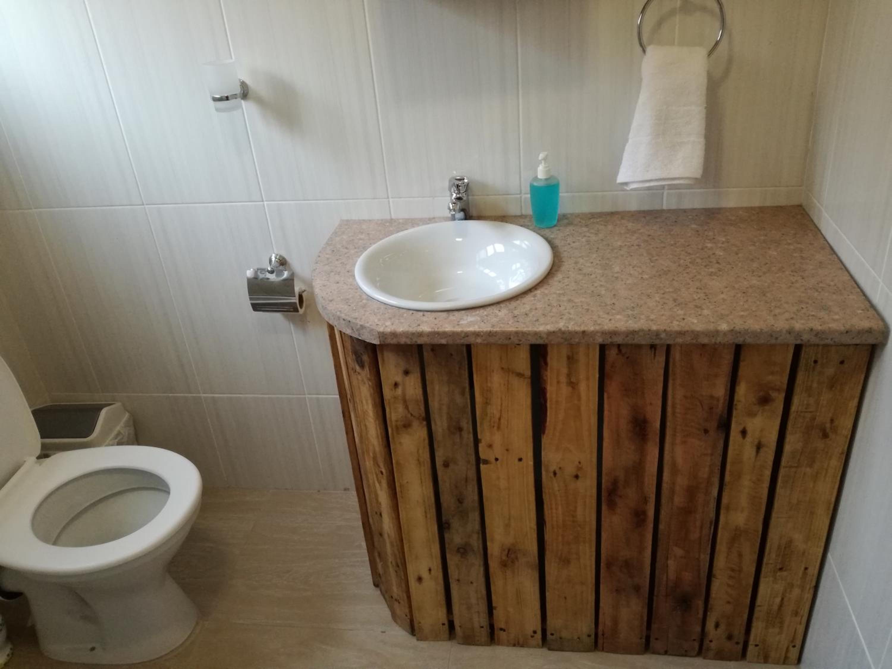 Chiloto Guest House