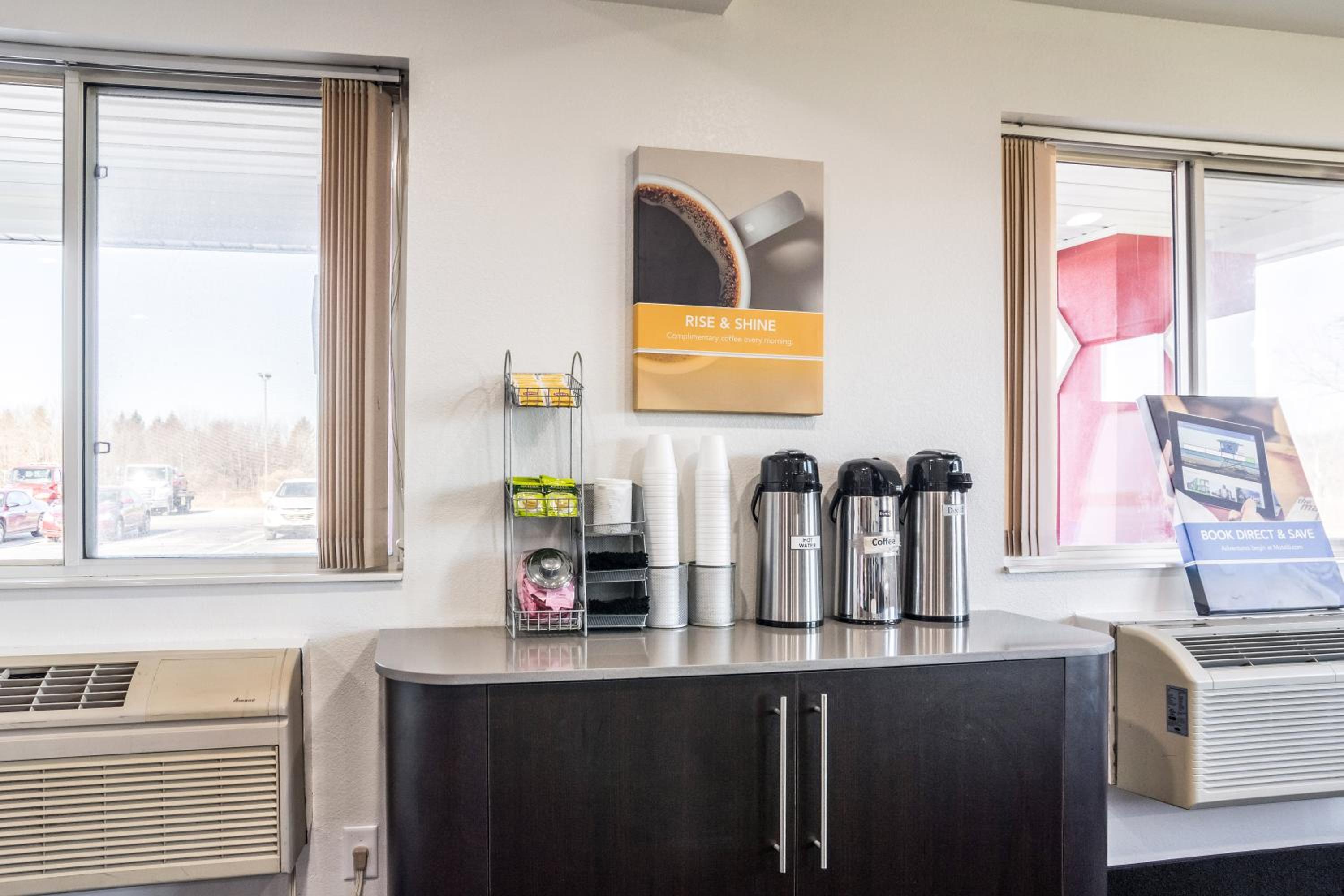 Motel 6-Barkeyville, PA - Property Image 7