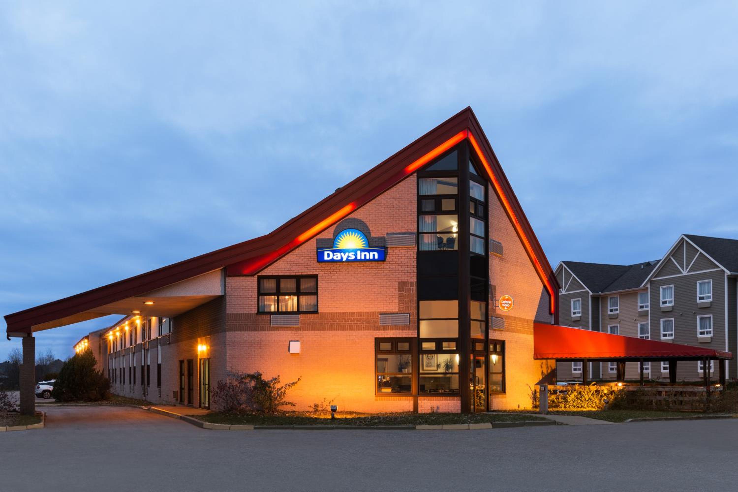 Trois-rivieres Vacations - Days Inn by Wyndham Trois-Rivieres - Property Image 4