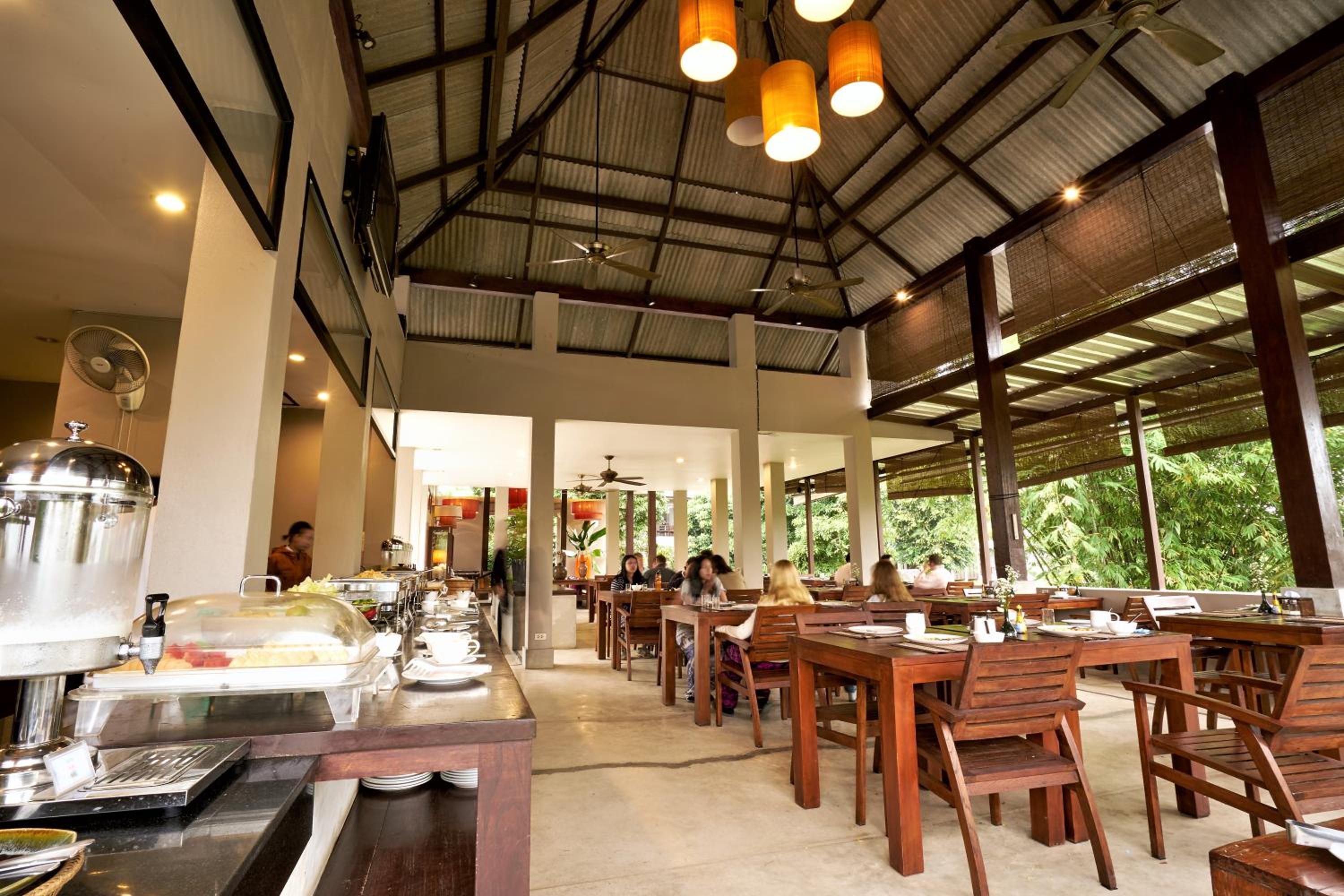 Yoma Hotel, Pai