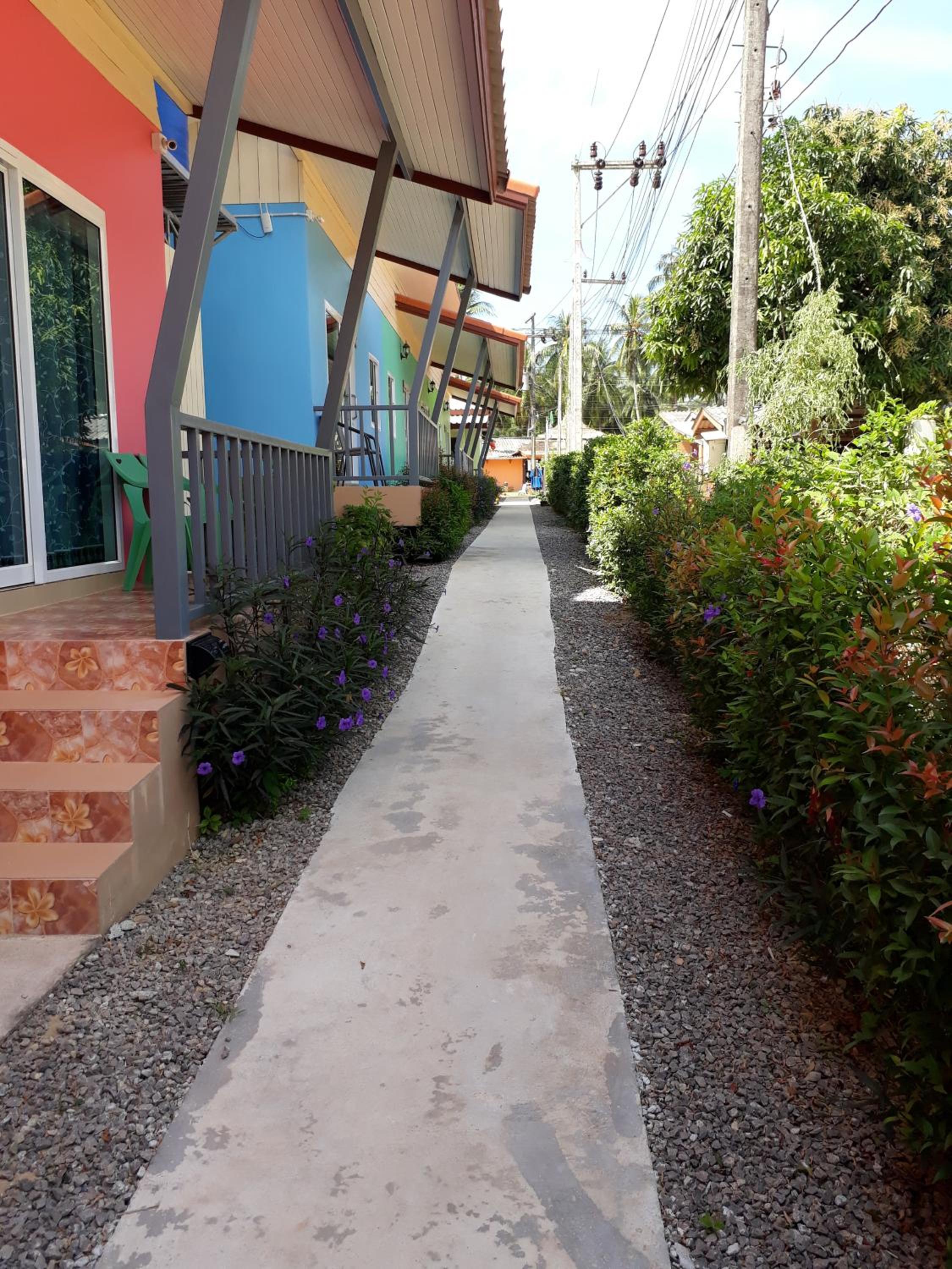 Baan Sri Lanta Sand