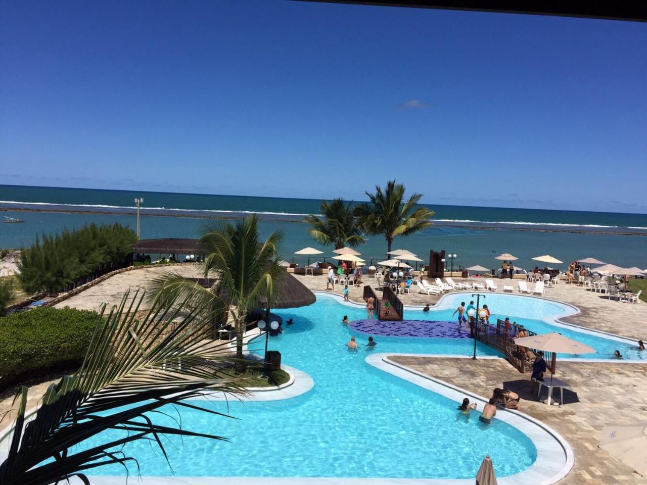 Pé na areia - Muro Alto - Porto de Galinhas view 4